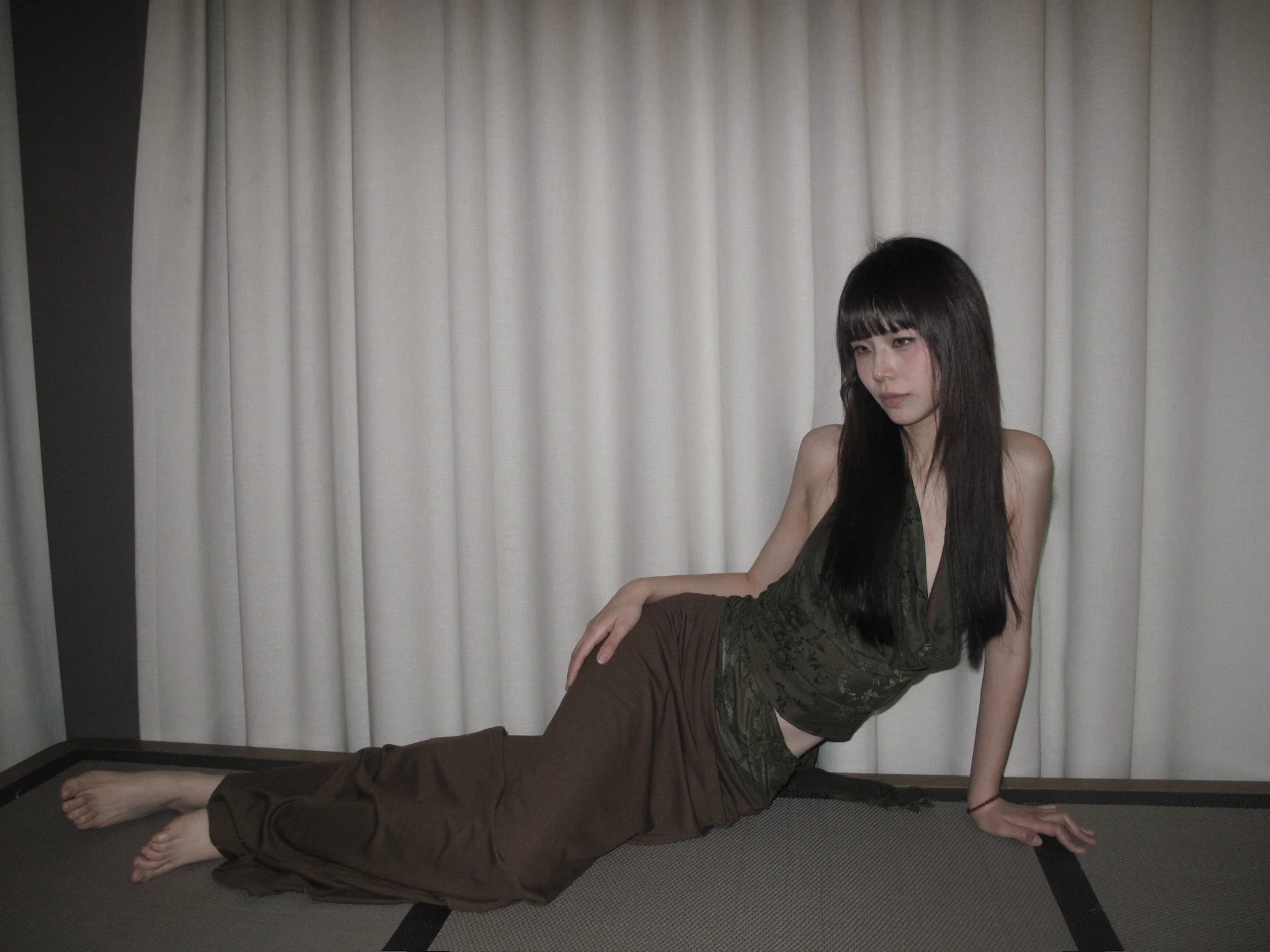 Maison Yiy Spring/Summer 2026 Halter-Neck Pleated Cropped Top/Vest MY-MYS26A10-2-OLIVE - Image 11