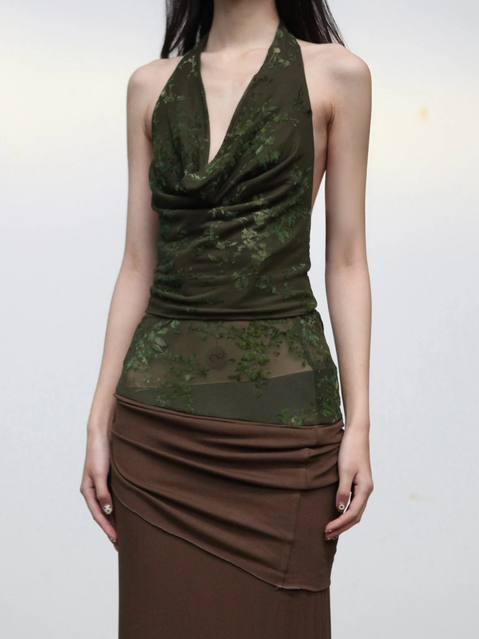Maison Yiy Spring/Summer 2026 Halter-Neck Pleated Cropped Top/Vest MY-MYS26A10-2-OLIVE - Image 6
