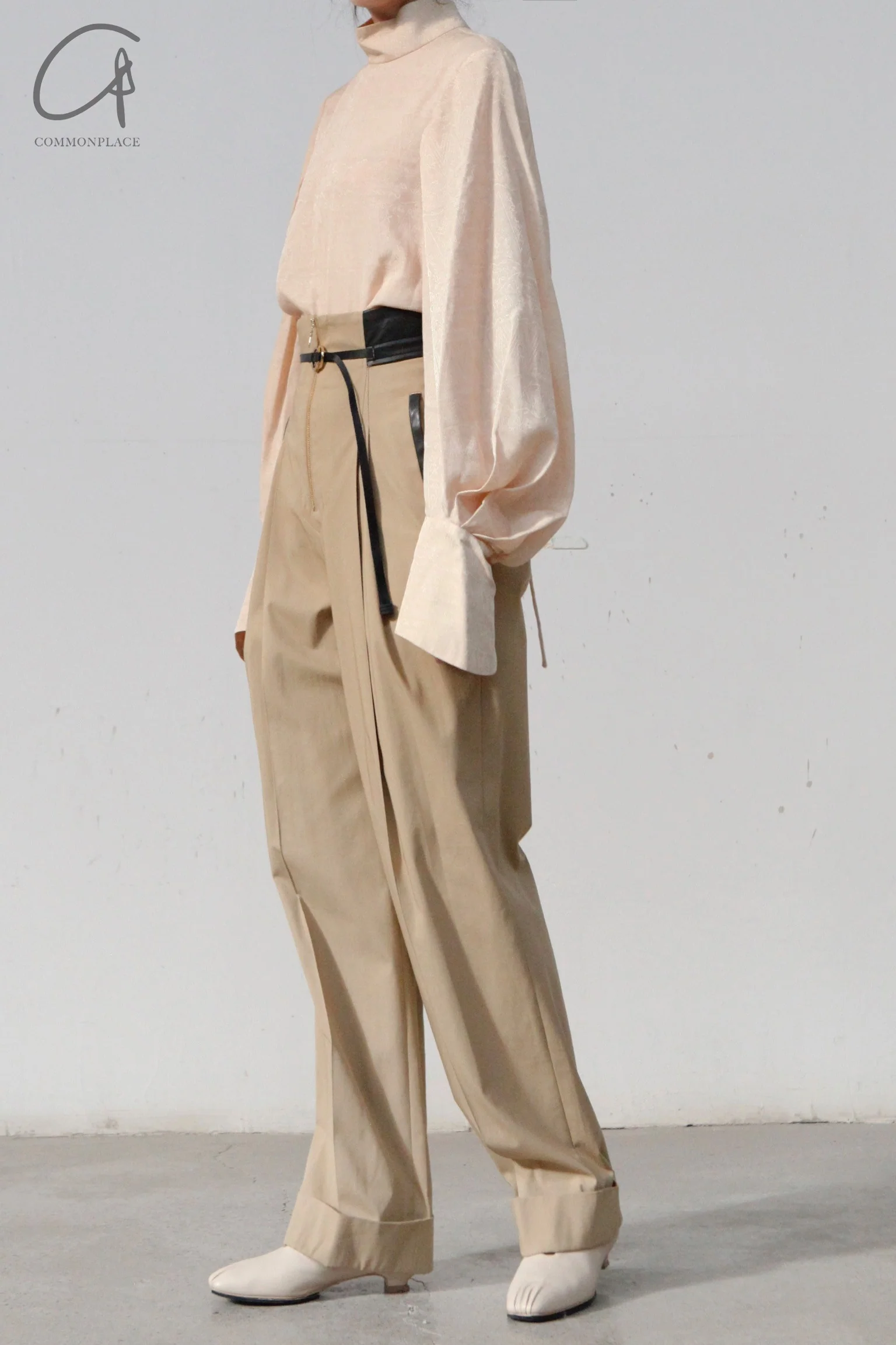 Mame kurogouchi curve low heel non-slip shoes single shoes cowhide Japan MAME-MM22SS AC307-KAQI Khaki MM22SS AC307 - Image 25