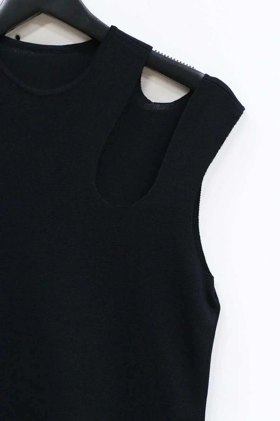 mame kurogouchi knitted hole dress MM22SS KN051 black - Image 6