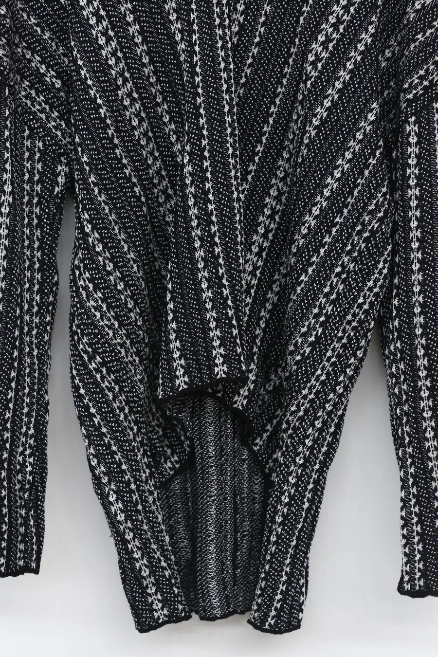 mame kurogouchi V-neck jacquard knit pullover MM21PF-KN730 - Image 12