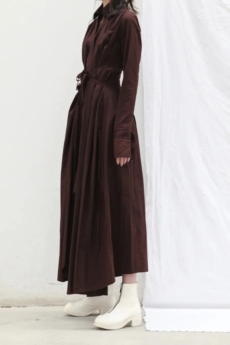 marc le bihan 2150 front pleated dress aubergine - Image 3