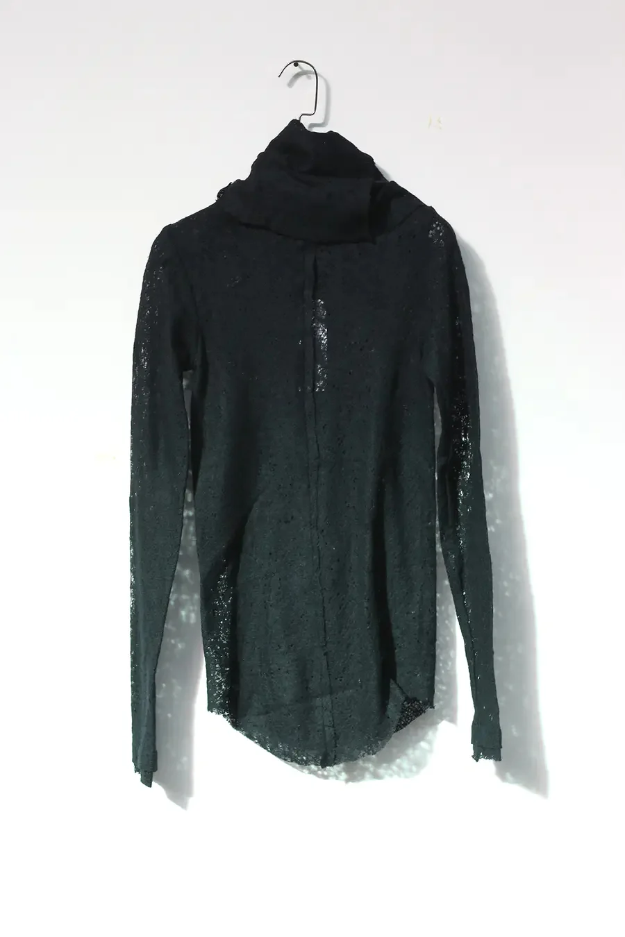 marc le bihan 2750 super high neck cutout sweater noir - Image 3