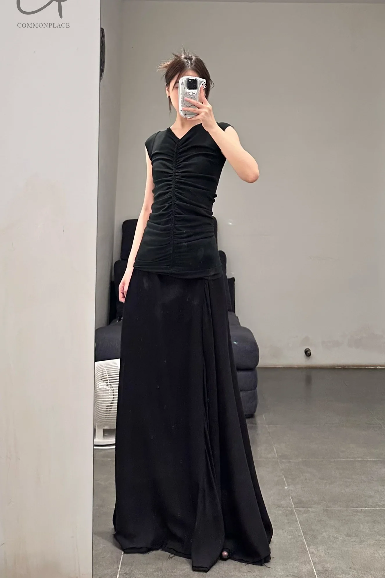 Marc Le Bihan 2830 V-neck pleated T-shirt top, handmade in France, MLB-2830-HEIW, black, 2830V - Image 5