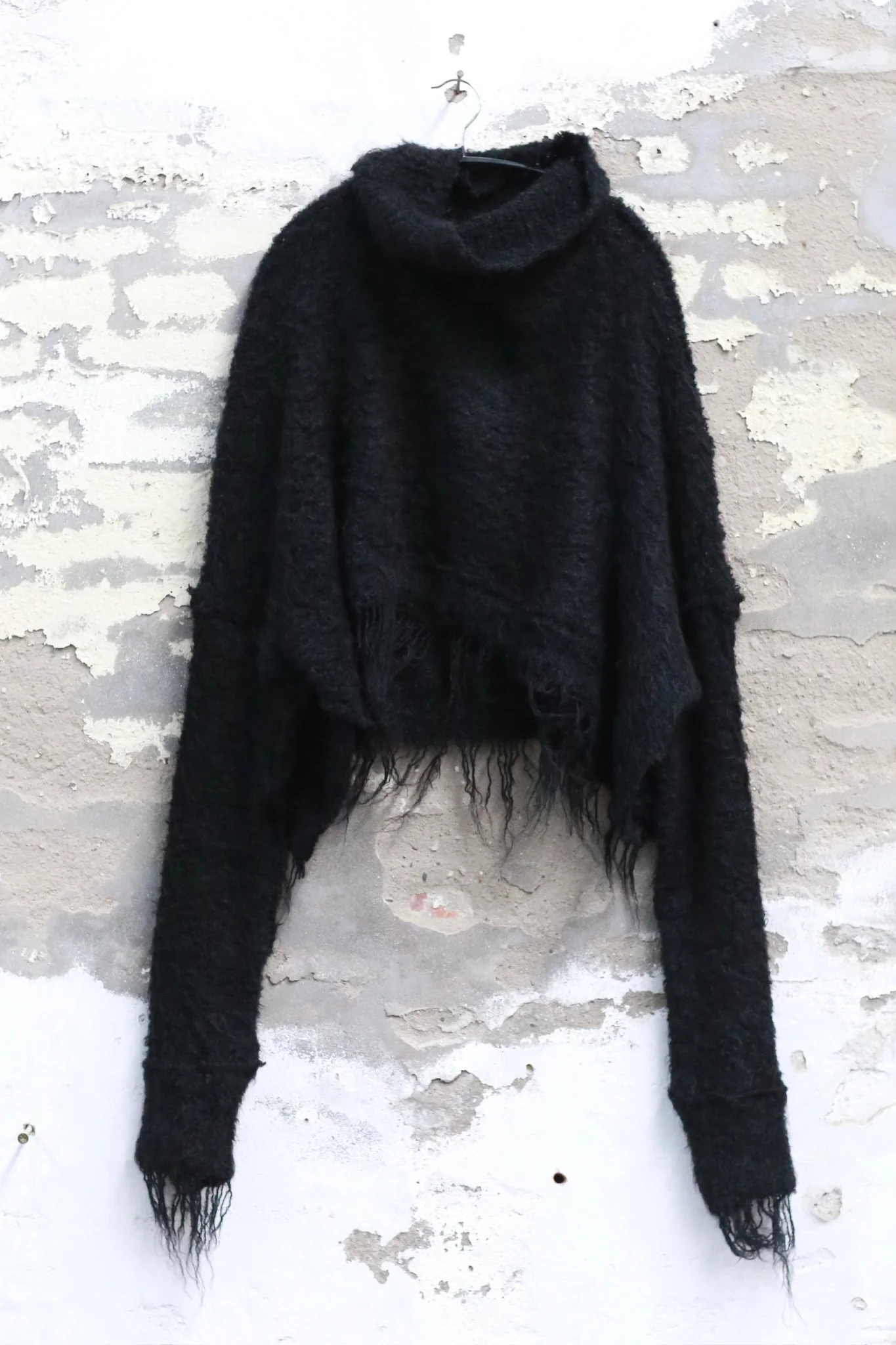 Marc Le Bihan Fall/Winter 2025 Egyptian Cropped Sweater with Trim 2775 MLB-2775-NOIR