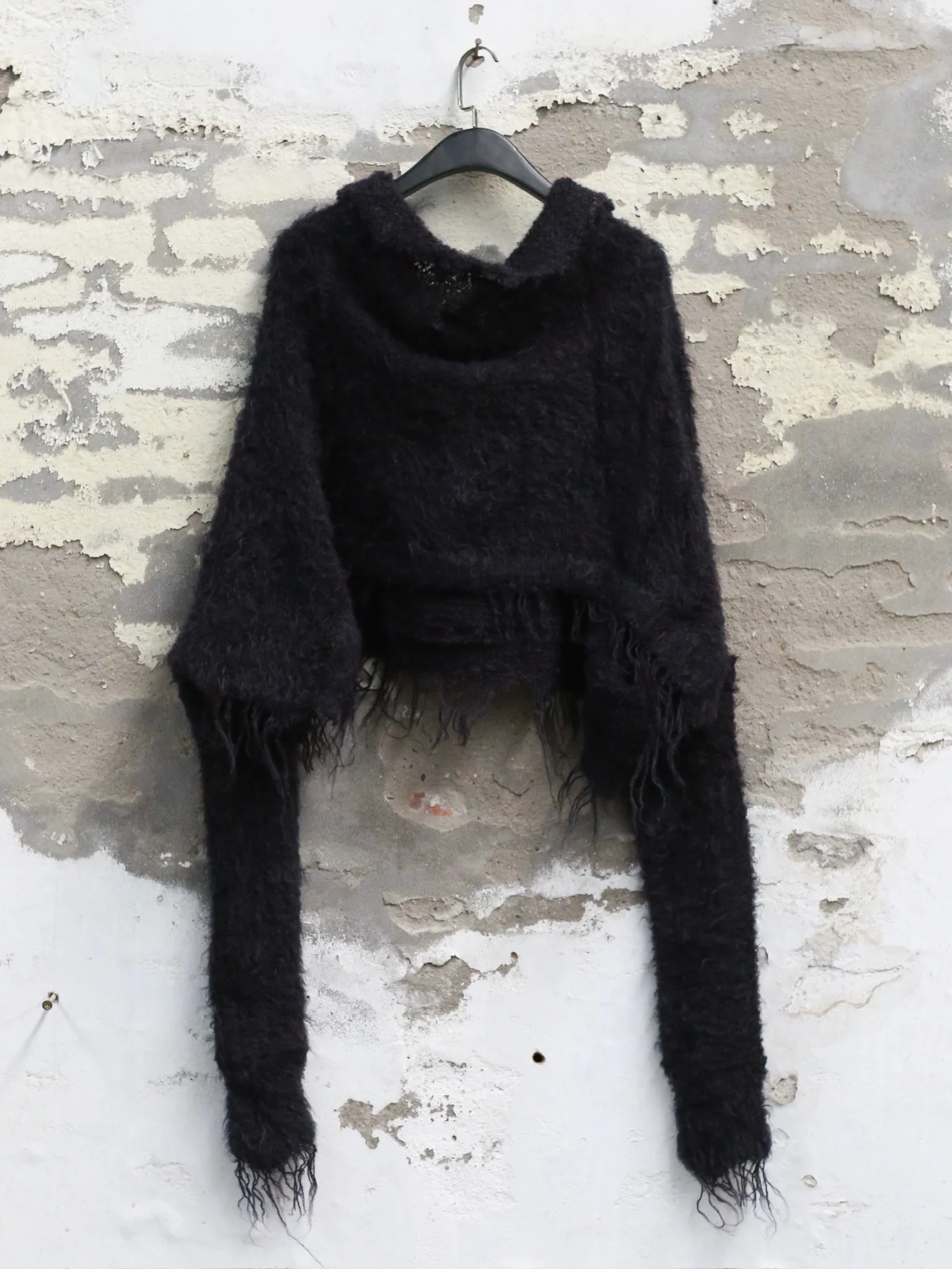 Marc Le Bihan Fall/Winter 2025 Egyptian Cropped Sweater with Trim, MLB-2775-GRIS FONCE - Image 2