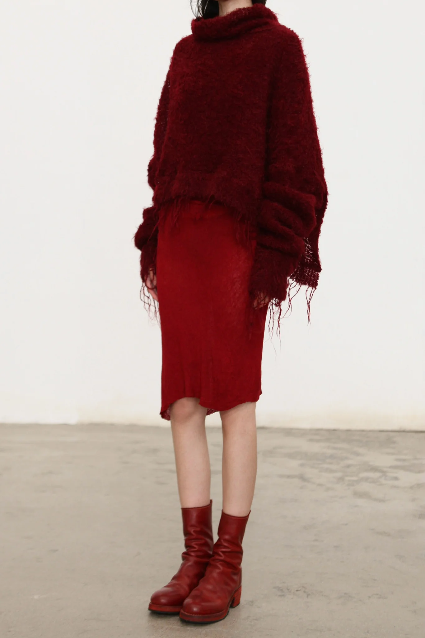 Marc Le Bihan Fall/Winter 2025 Egyptian Cropped Sweater with Trim Trim MLB-2775-GUN - Image 2