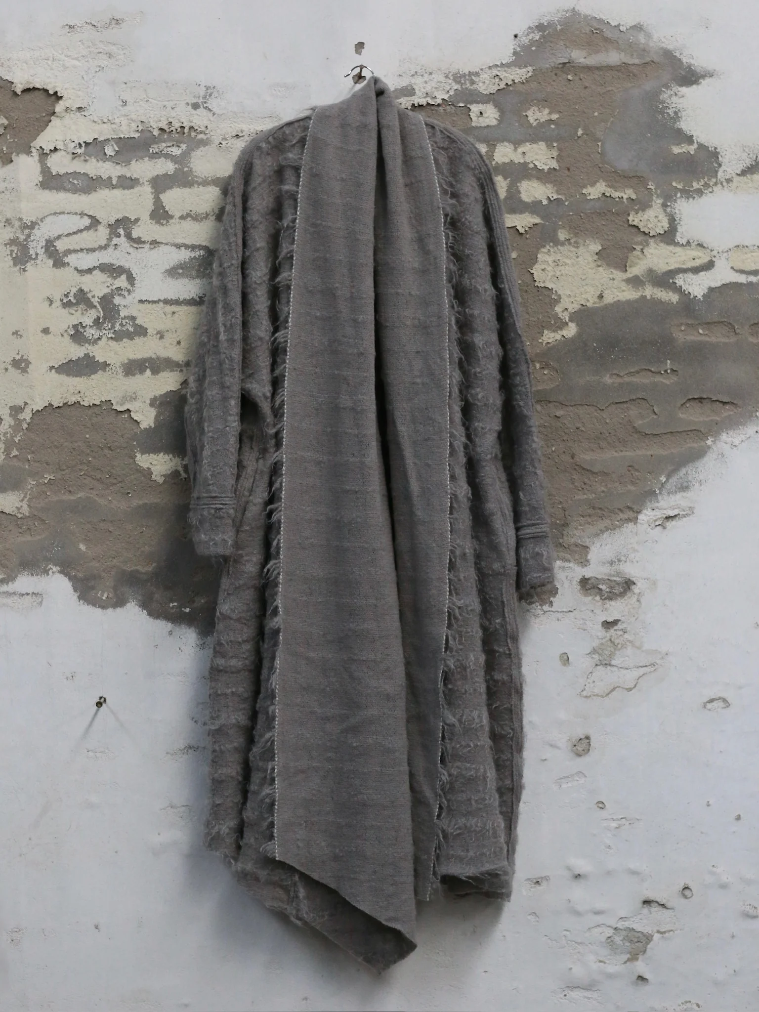 Marc Le Bihan Fall/Winter 2025 Long Cardigan with Brooch Decoration 2735 (France) MLB-2735-25AW-GRIS - Image 6