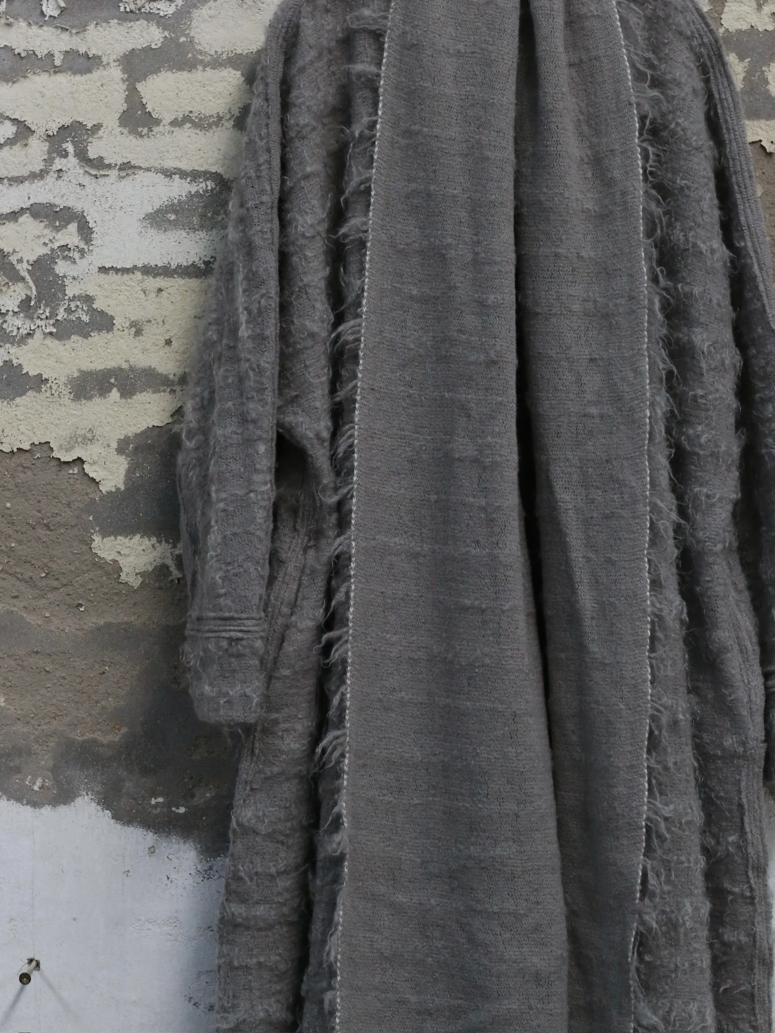 Marc Le Bihan Fall/Winter 2025 Long Cardigan with Brooch Decoration 2735 (France) MLB-2735-25AW-GRIS - Image 7