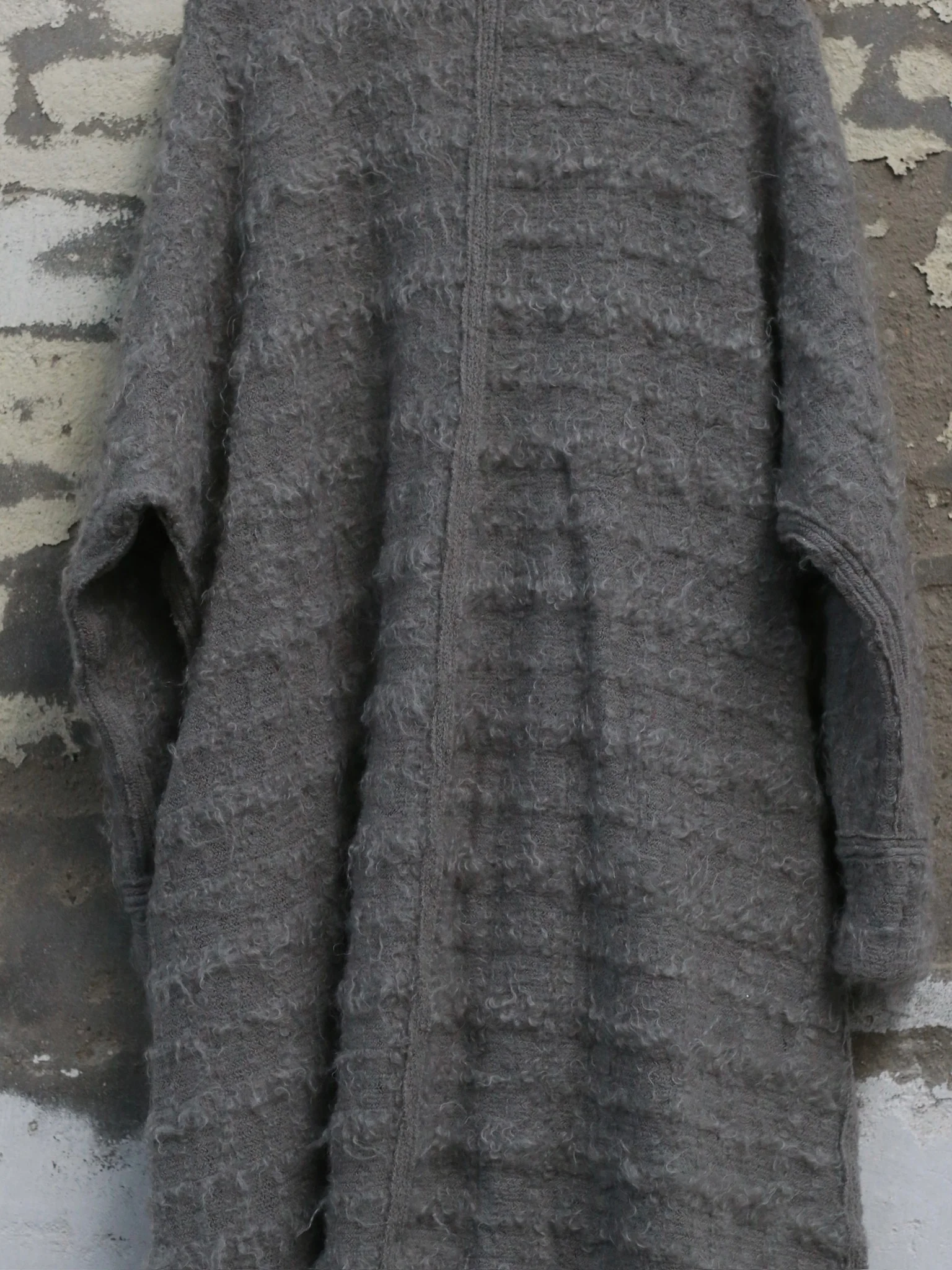 Marc Le Bihan Fall/Winter 2025 Long Cardigan with Brooch Decoration 2735 (France) MLB-2735-25AW-GRIS - Image 8