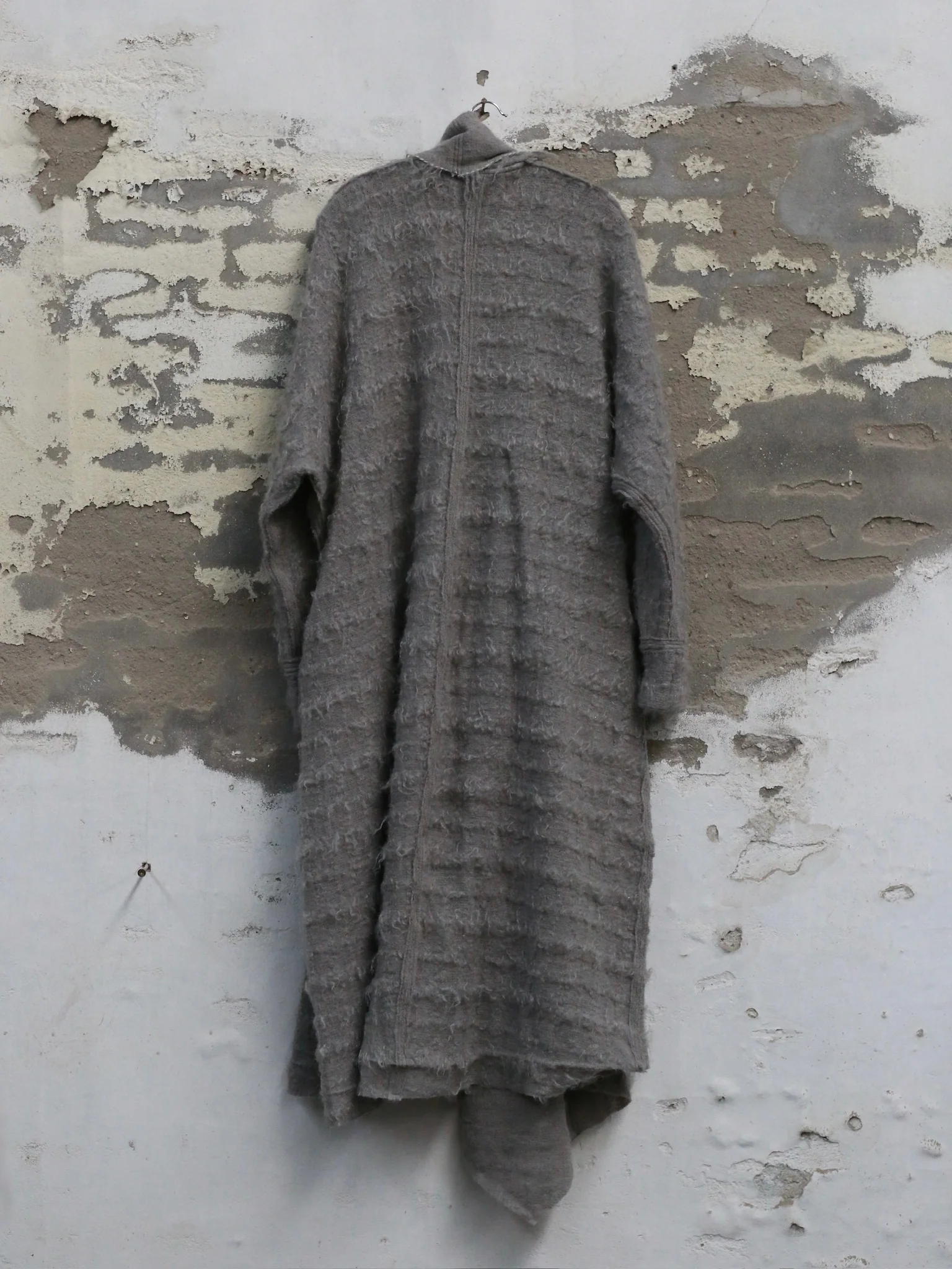 Marc Le Bihan Fall/Winter 2025 Long Cardigan with Brooch Decoration 2735 (France) MLB-2735-25AW-GRIS - Image 9