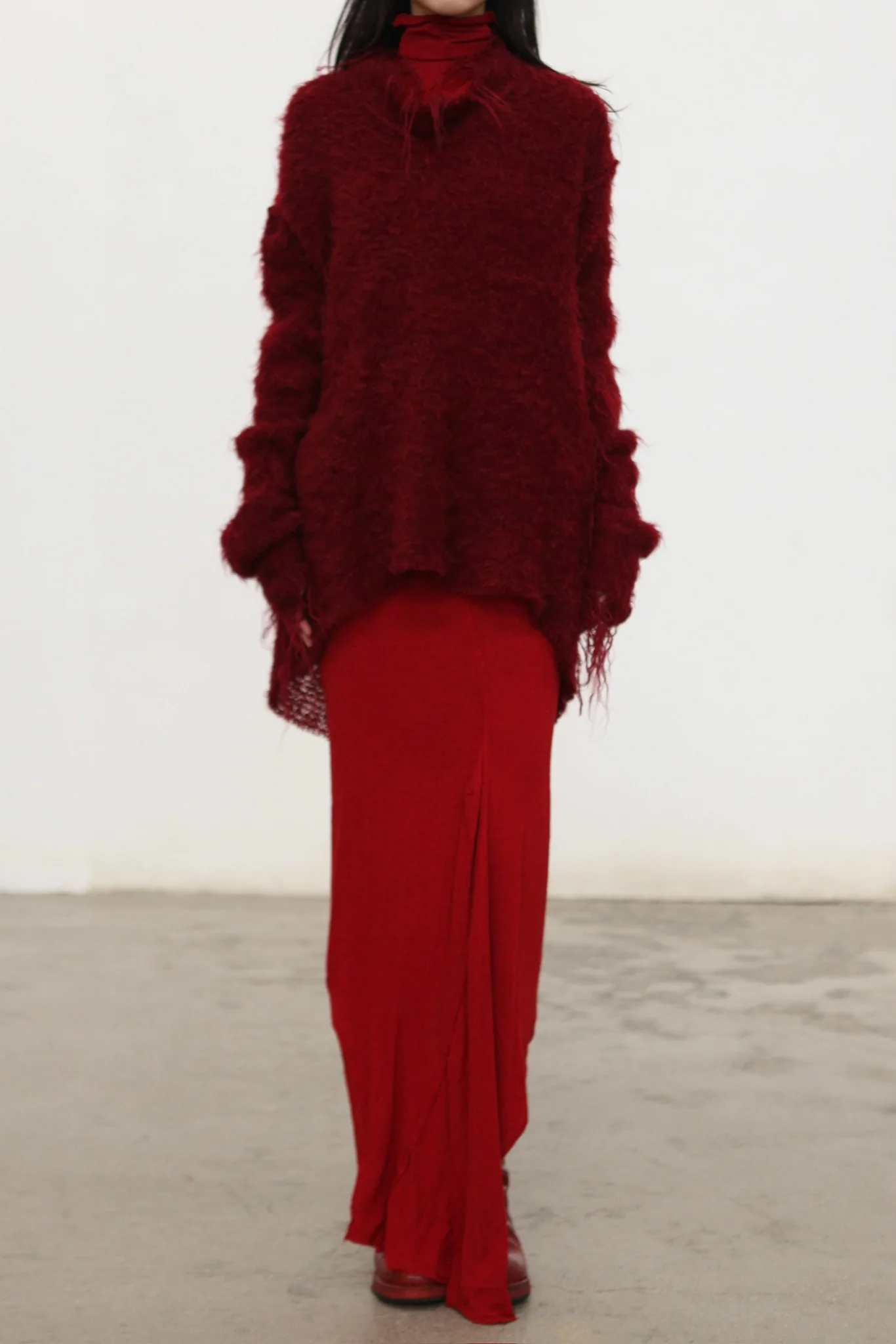 Marc Le Bihan Fall/Winter 2025 Long Egyptian-Style V-Neck Sweater 2777 MLB-2777-GUN - Image 2