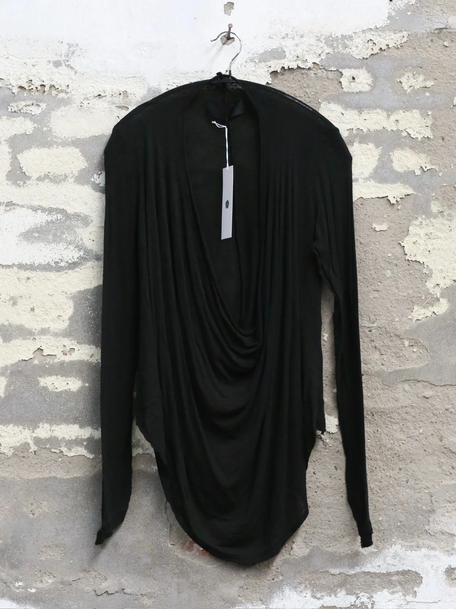 Marc Le Bihan Fall/Winter 2025 Long-Sleeved Top with Wide-Neckline and Pleated Front, Item No. 2821 (France) MLB-2821-NOIR - Image 4