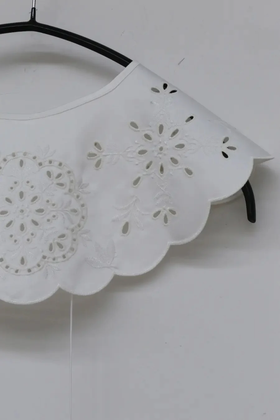 MING MA Hollow Embroidered Decorative Collar AW21-ACC01-WTPL - Image 3