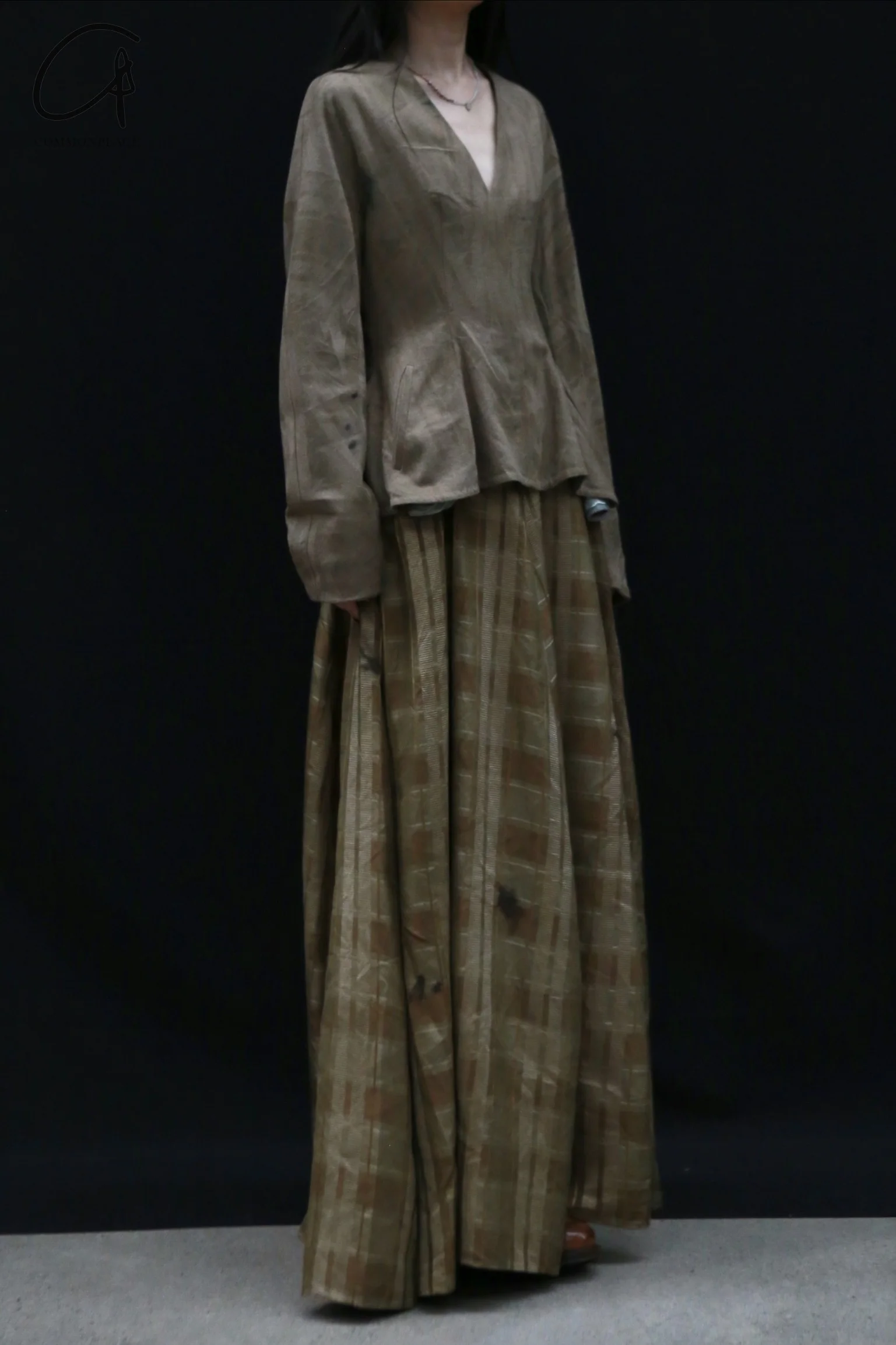 Mutedance 24 Autumn and Winter Wool Silk V-neck Dress MD-MD24FW73-colorant-match - Image 4