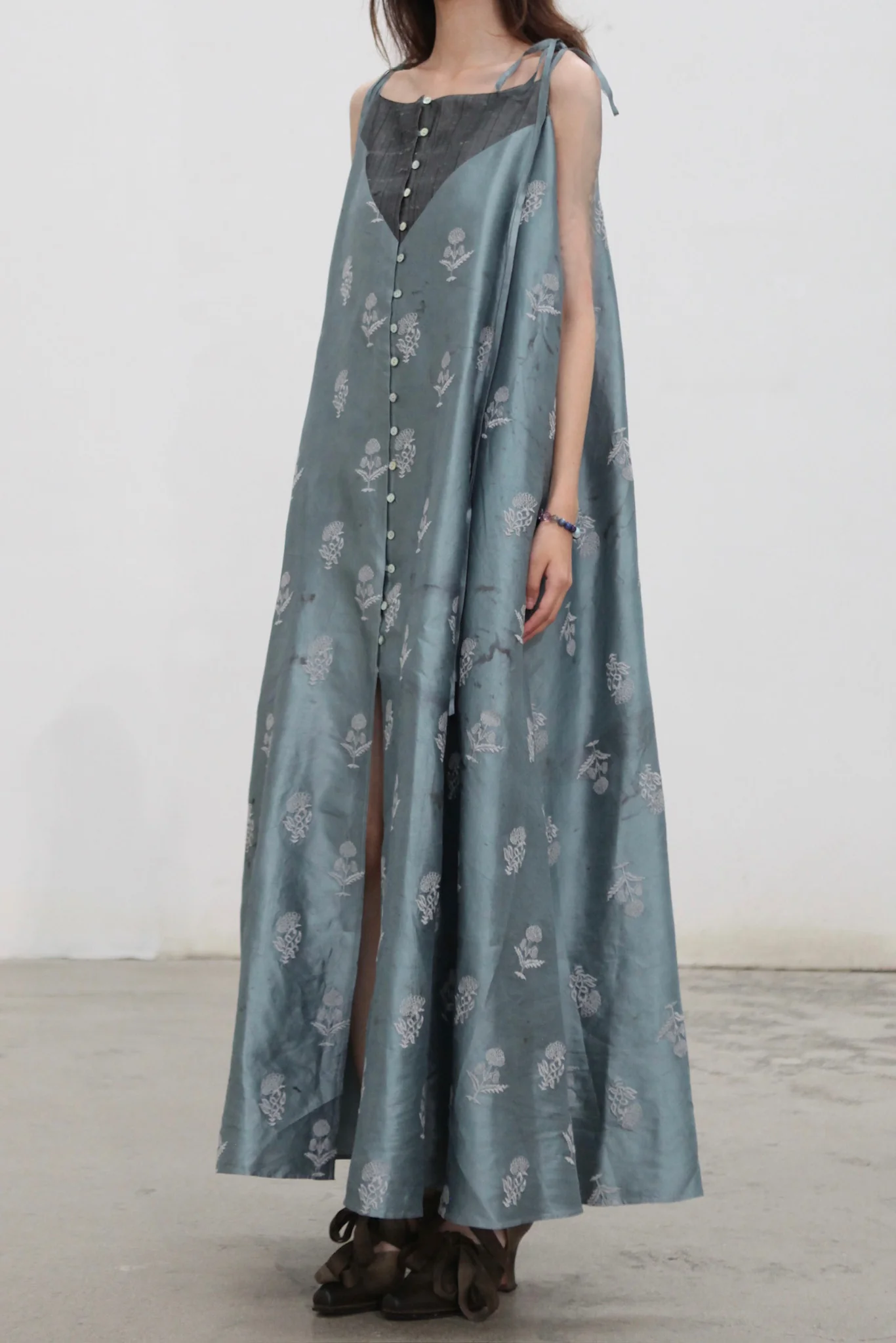Mutedance 25 Autumn/Winter Spliced Suspender Dress Flower Dye MD-MD25FW120-blue (MD25FW118) - Image 2