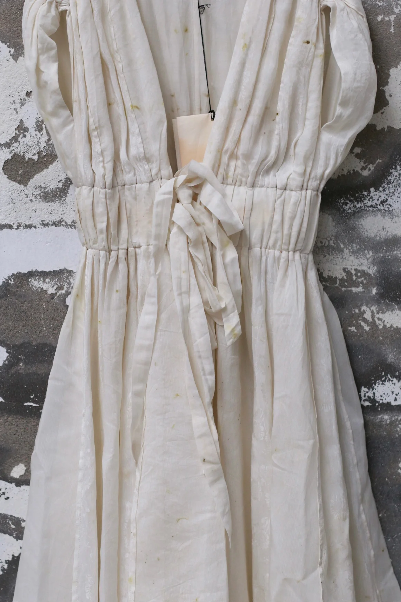 Mutedance 25 Spring/Summer Large V Flower Bud Dress MD-MD25SS07-HOARY - Image 2