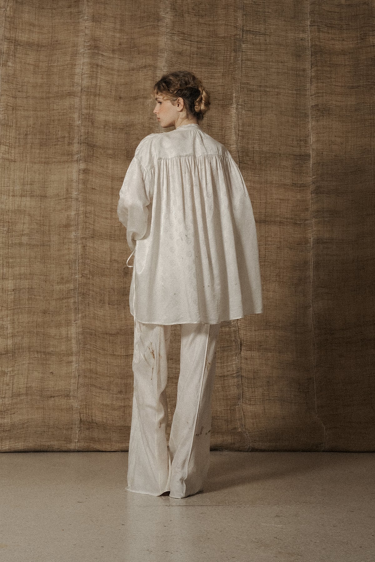 Mutedance 25 Spring/Summer Silk V-Neck Lace-Up Top MD-MD25SS46-HOARY MD25SS45 - Image 3