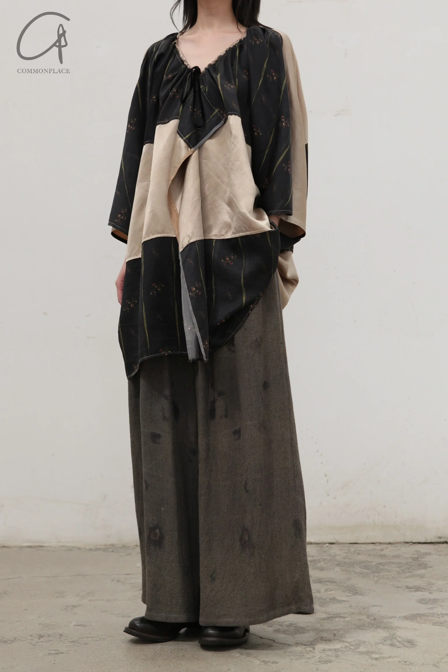 Mutedance splicing loose drawstring V-neck top series MD-MD24SS89-KAQI Khaki PM125 - Image 2
