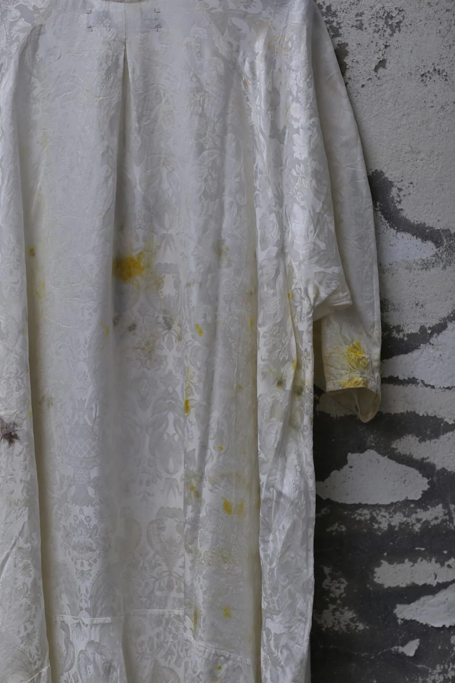 MUTEDANCE pile flower real silk dress md22FW30 gray white PM48 - Image 8