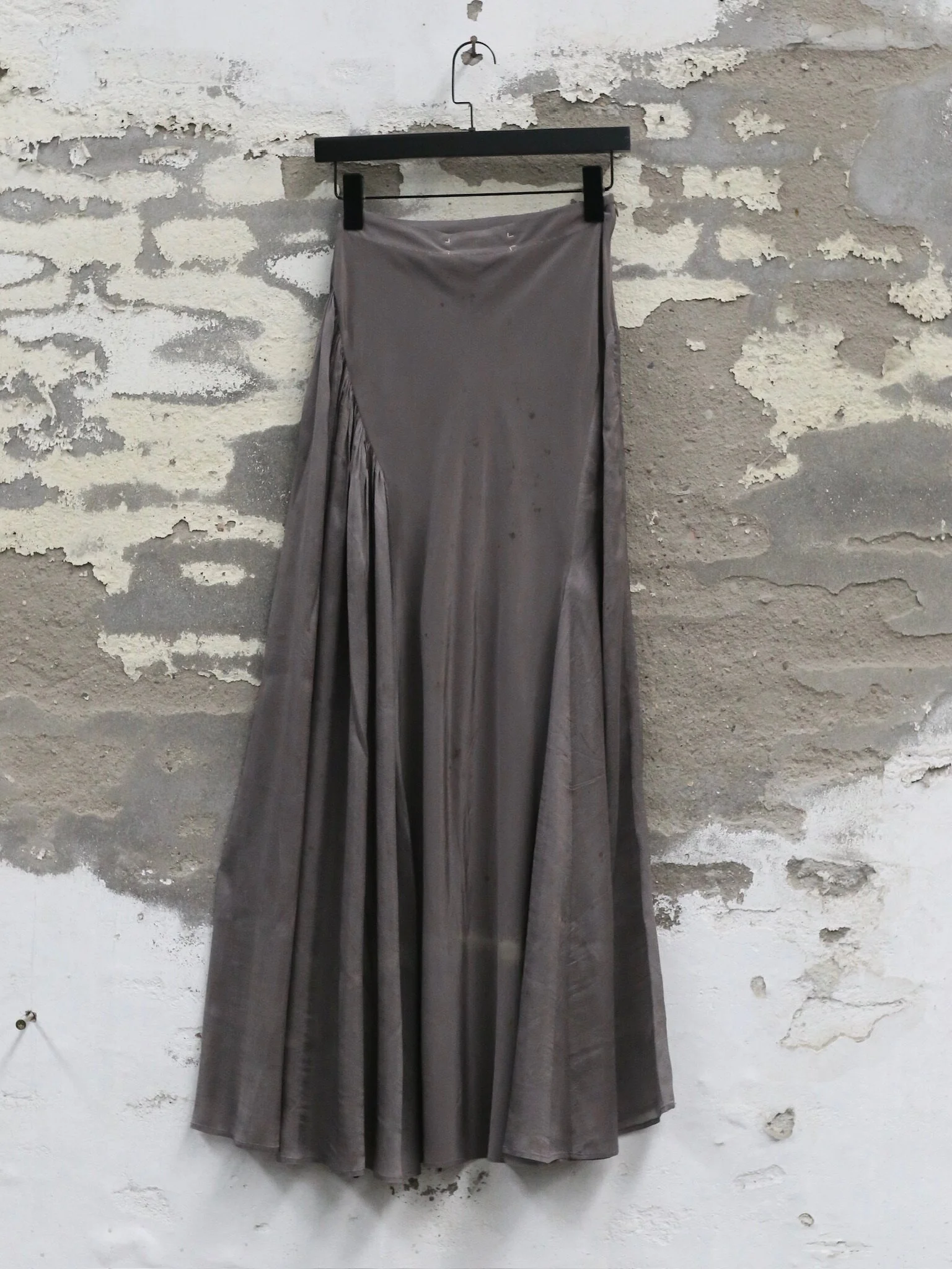 Mutedance Spring/Summer 2026 Handmade Plant-Dyed Midi Skirt MD-MD26SS110 (MD26SS109) - Image 4