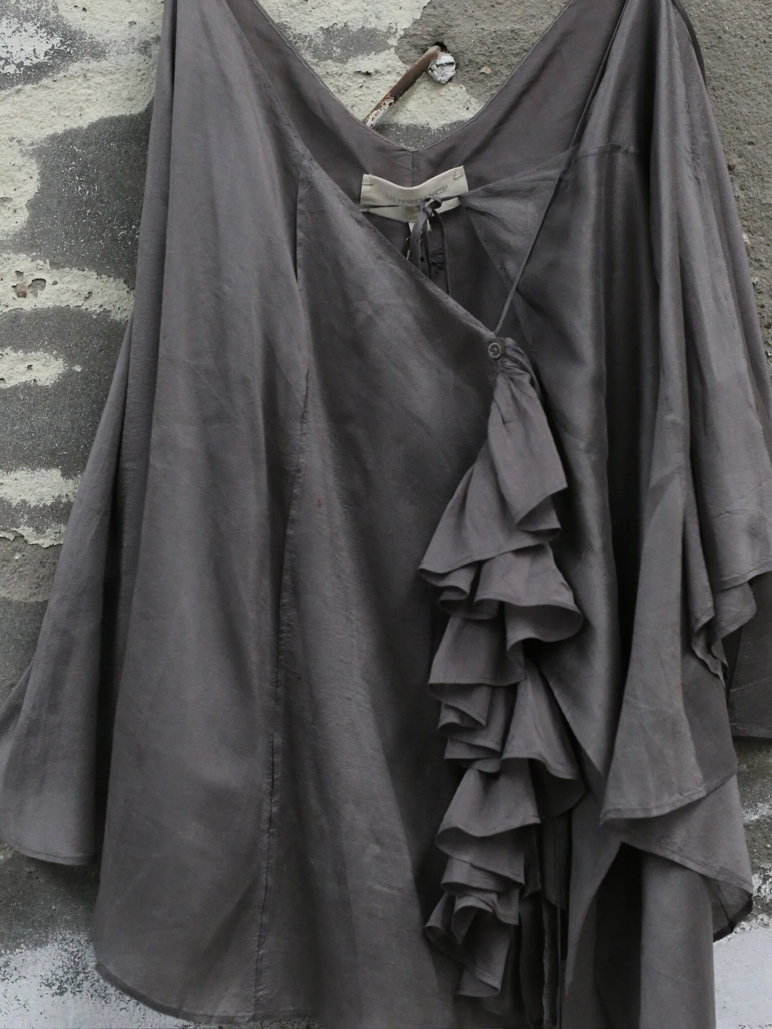 Mutedance Spring/Summer 2026 Irregular Loose-fitting Camisole MD-MD26SS39 - Image 7