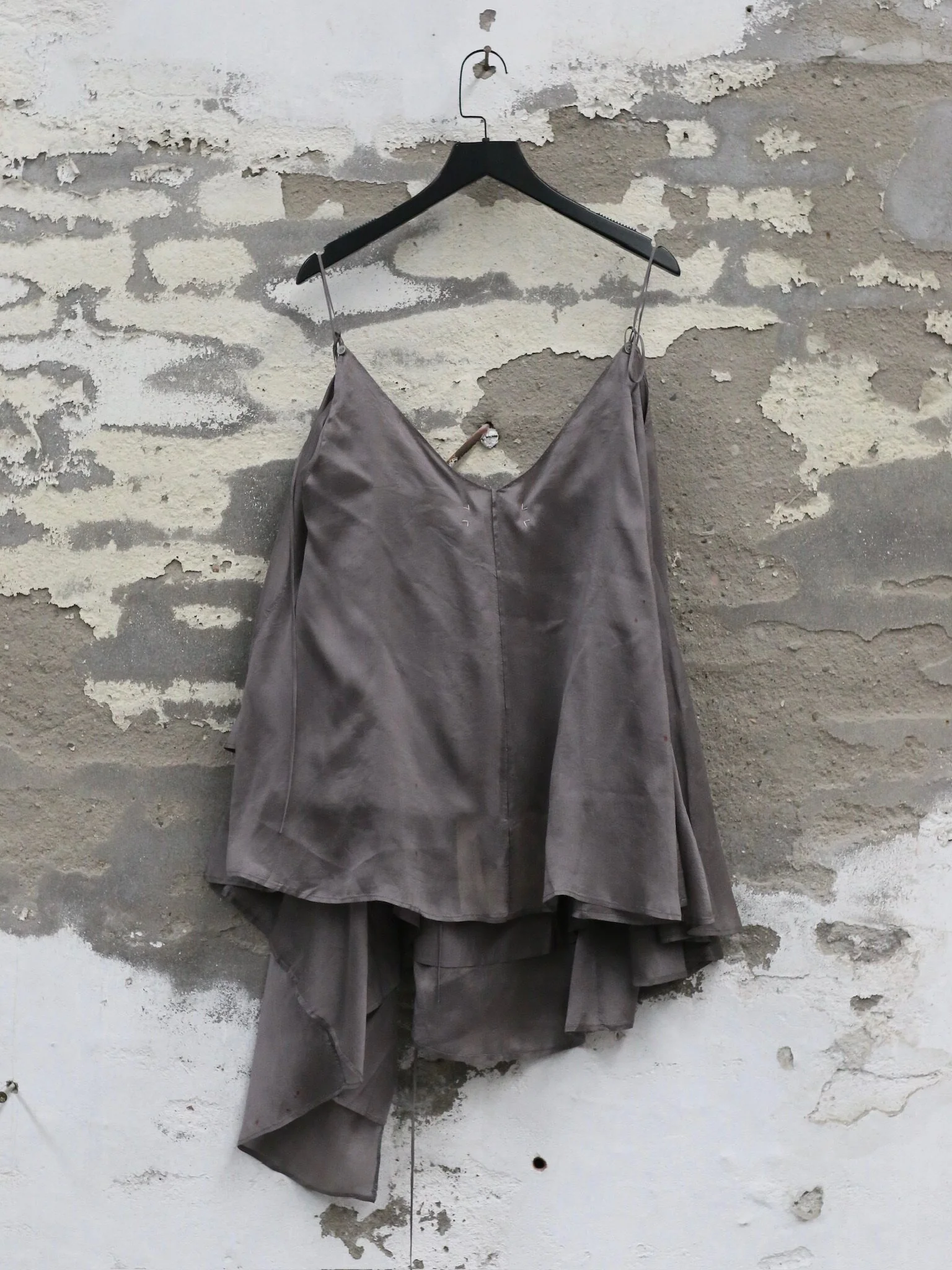 Mutedance Spring/Summer 2026 Irregular Loose-fitting Camisole MD-MD26SS39 - Image 9