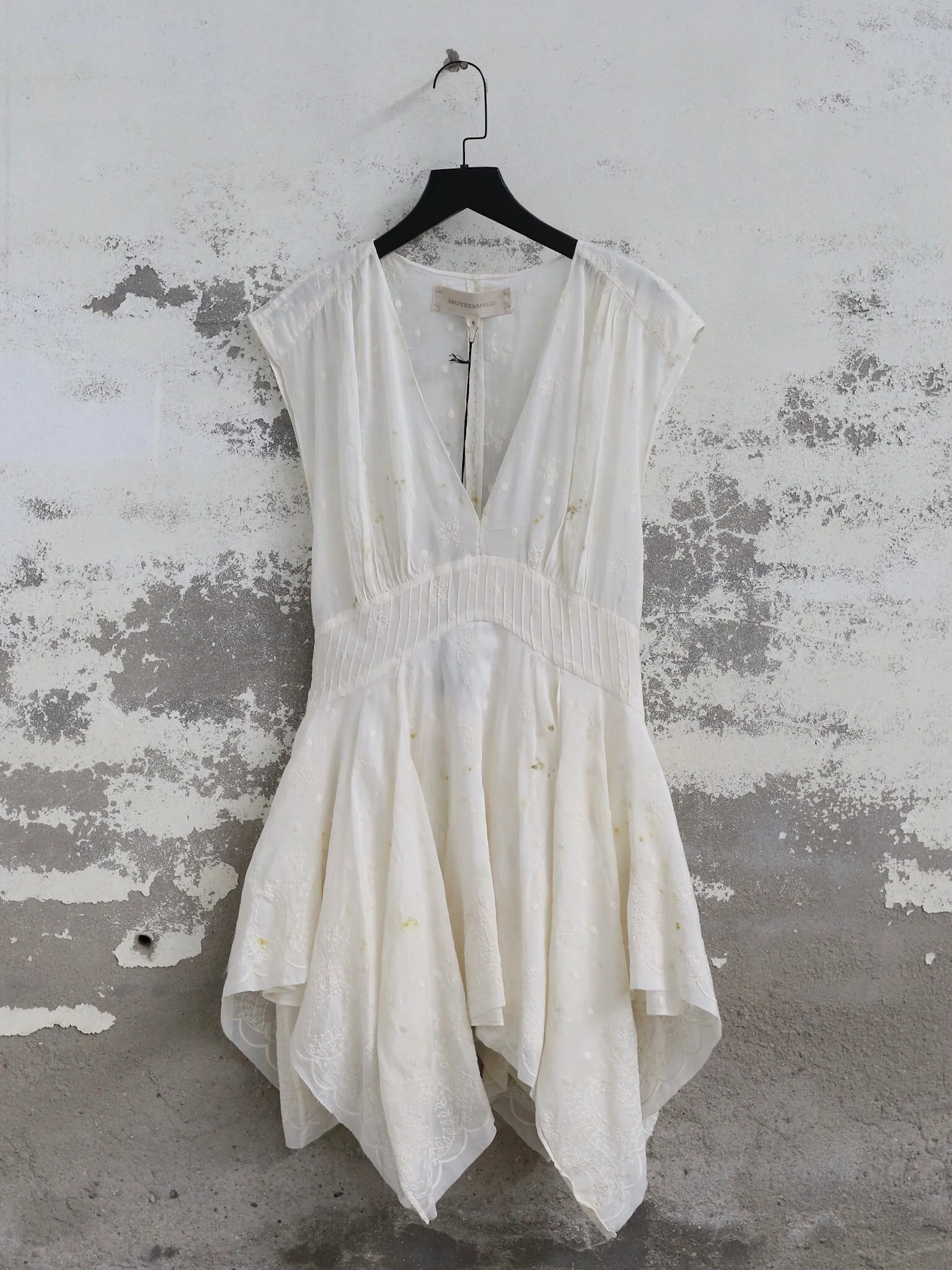 Mutedance Spring/Summer 2026 V-neck fitted waist top/shirt MD-MD26SS66 - Image 5