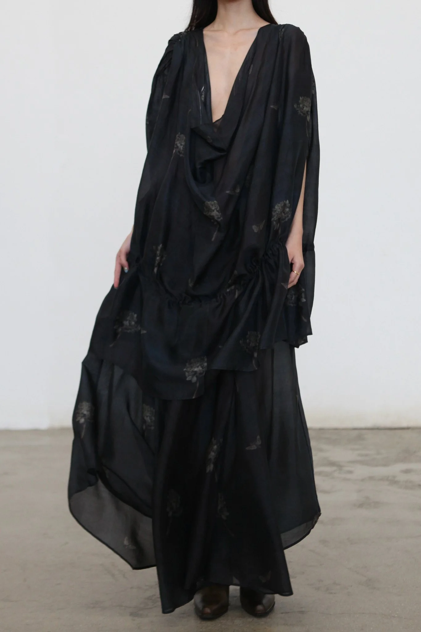 Mutedance Spring/Summer 2026 V-neck Loose Floral Dye Top/Shirt MD-MD26SS140 - Image 2