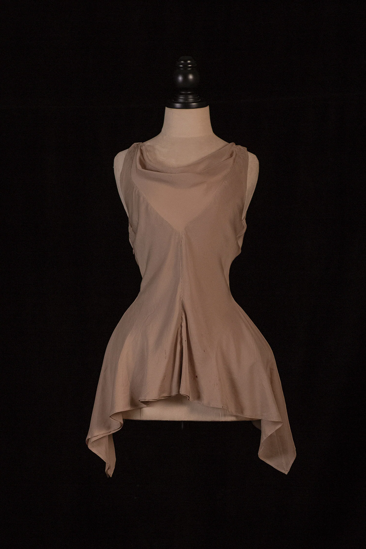 Mutedance Spring/Summer 2026 Vest with a Ruffled Neck and Fitted Waist MD-MD26SS95 (MD-MD26SS94) - Image 6