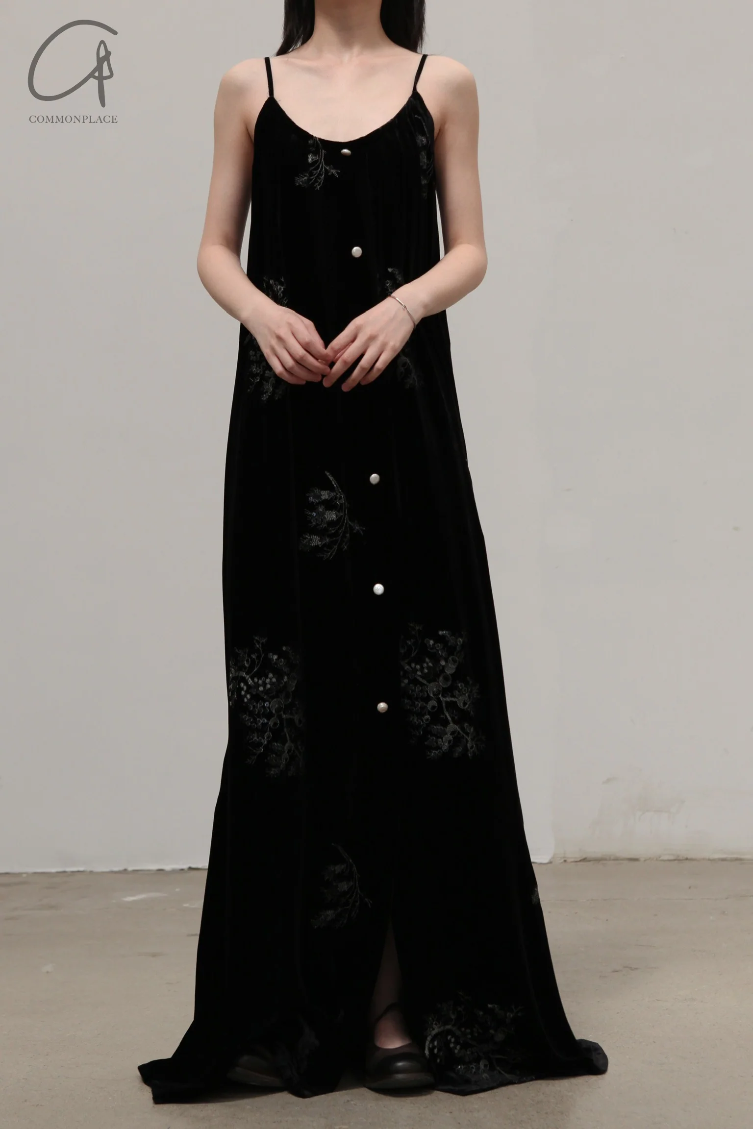 MUTEDANCE velvet embroidered suspender skirt MD-MD24SS31-HEI - Image 2