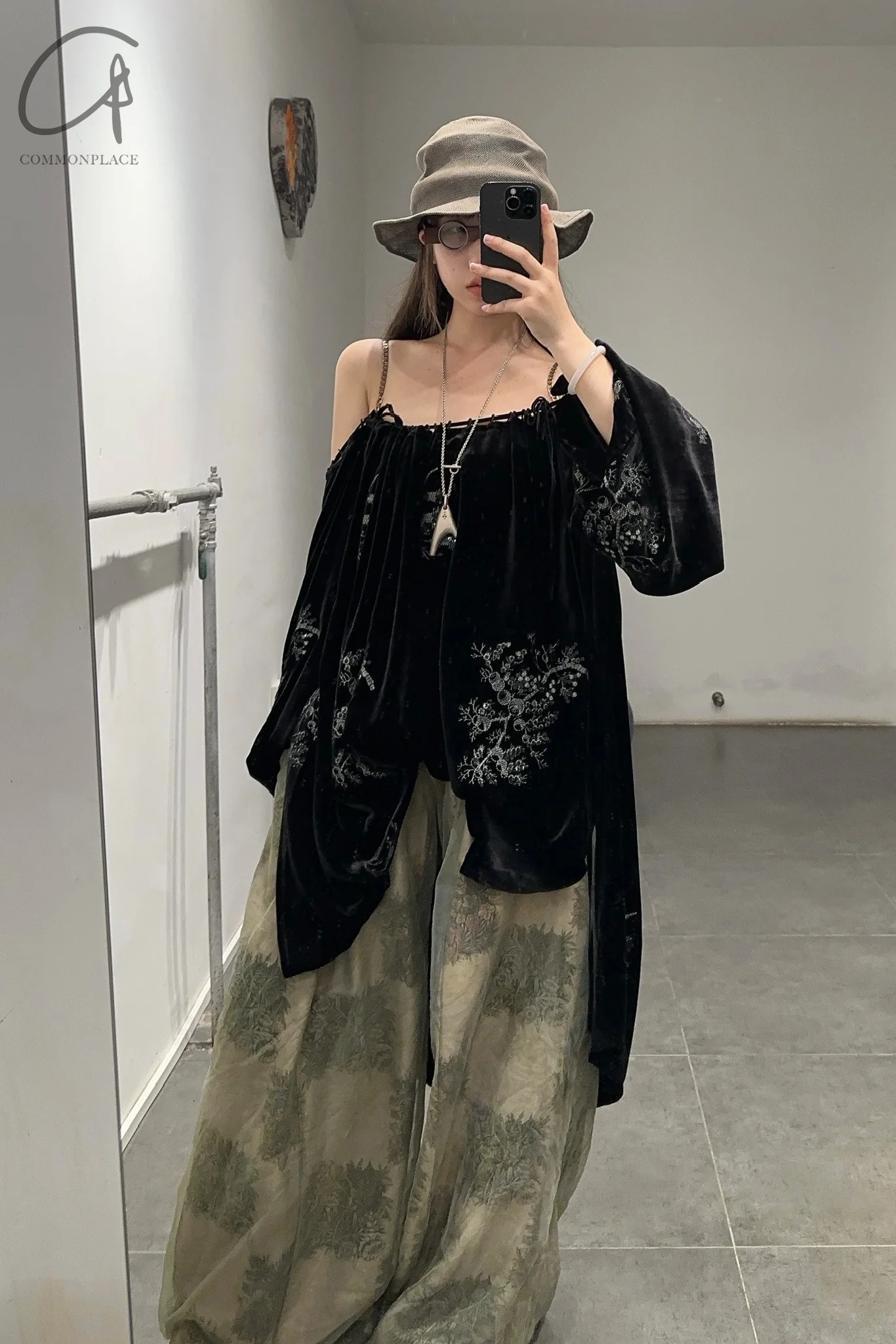 MUTEDANCE 24 Spring/Summer Velvet Embroidered Top MD-MD24SS43-HEI Black - Image 15