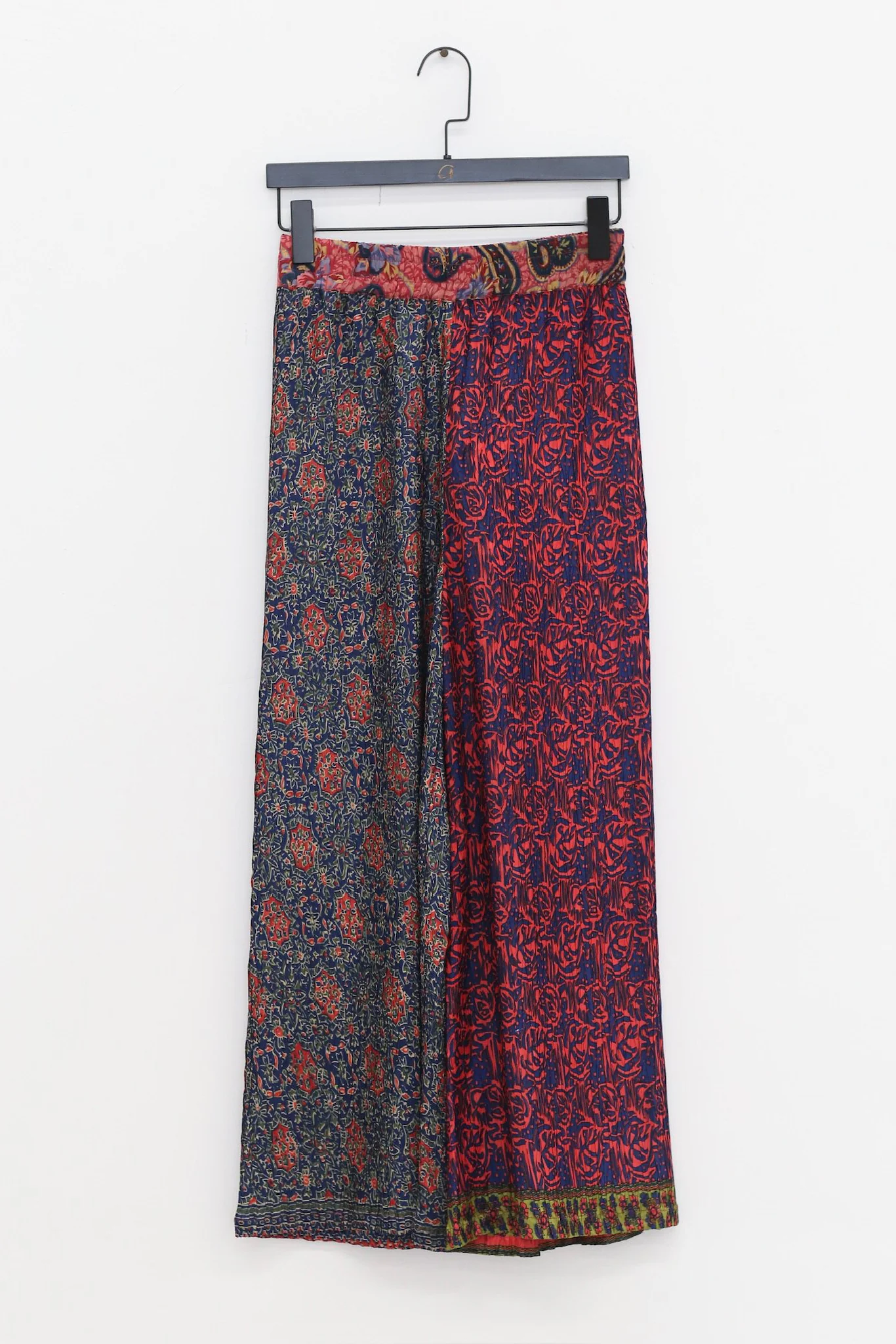 NAMAI Spring/Summer 2026 Tanvi Pleated Trousers, Stretch, Skin-Friendly, and Comfortable, Made of Recycled Cotton, NM-NMTS001-2