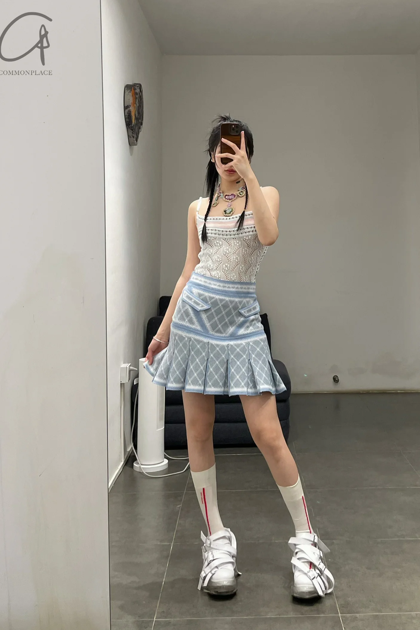NAN KNITS gradient plaid pleated skirt N24SSSK07 DEN - Image 5