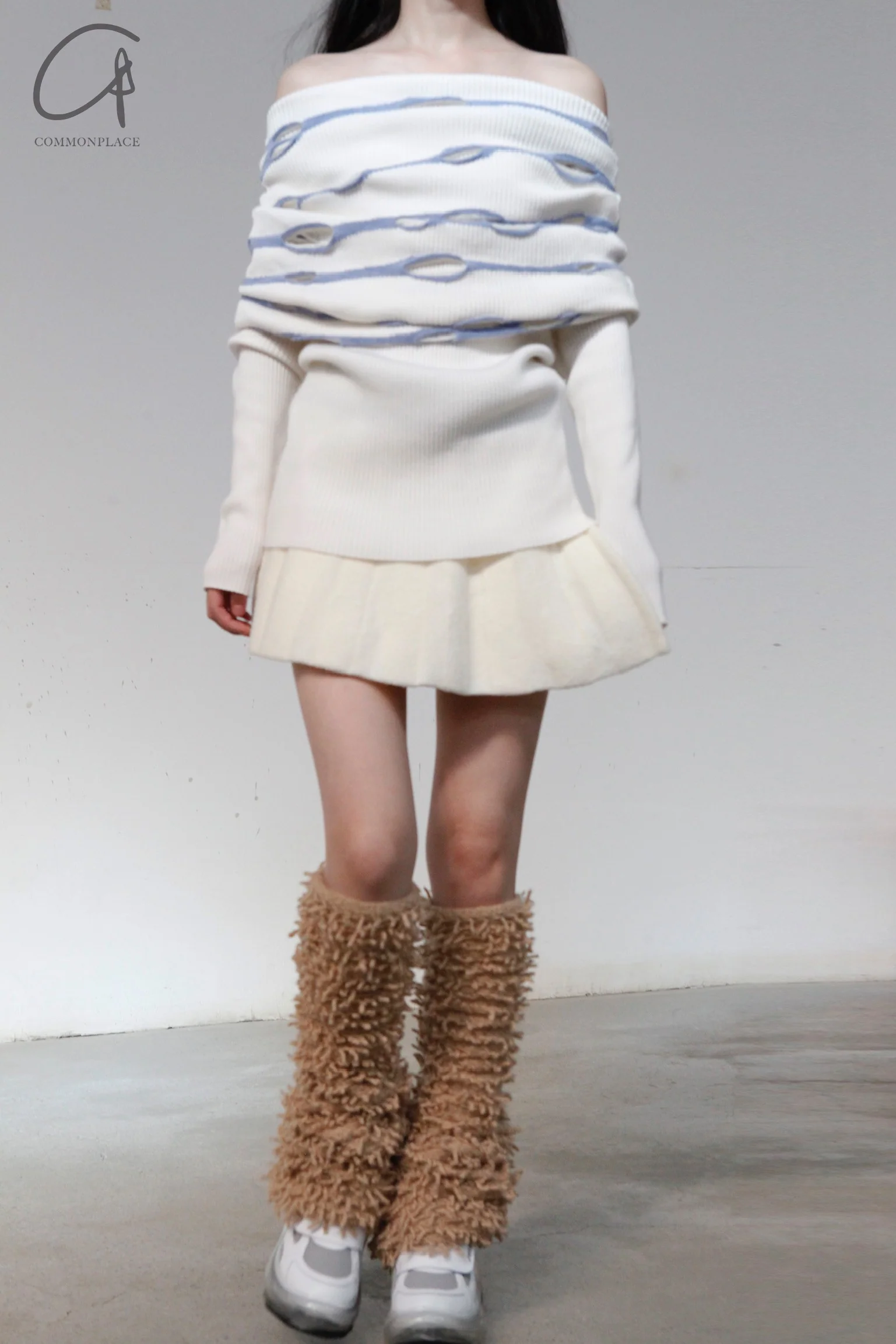 NAN KNITS pleated eyelet one-line collar top NAN-22111677-BAI white - Image 3
