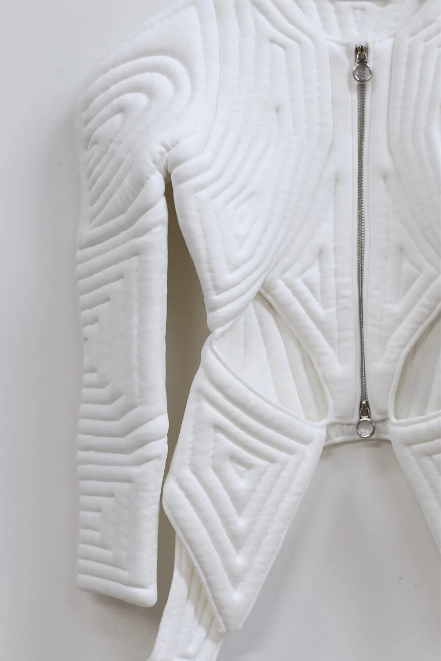 NAN KNITS Waist Cutout Body Jacket 22011016 - Image 2