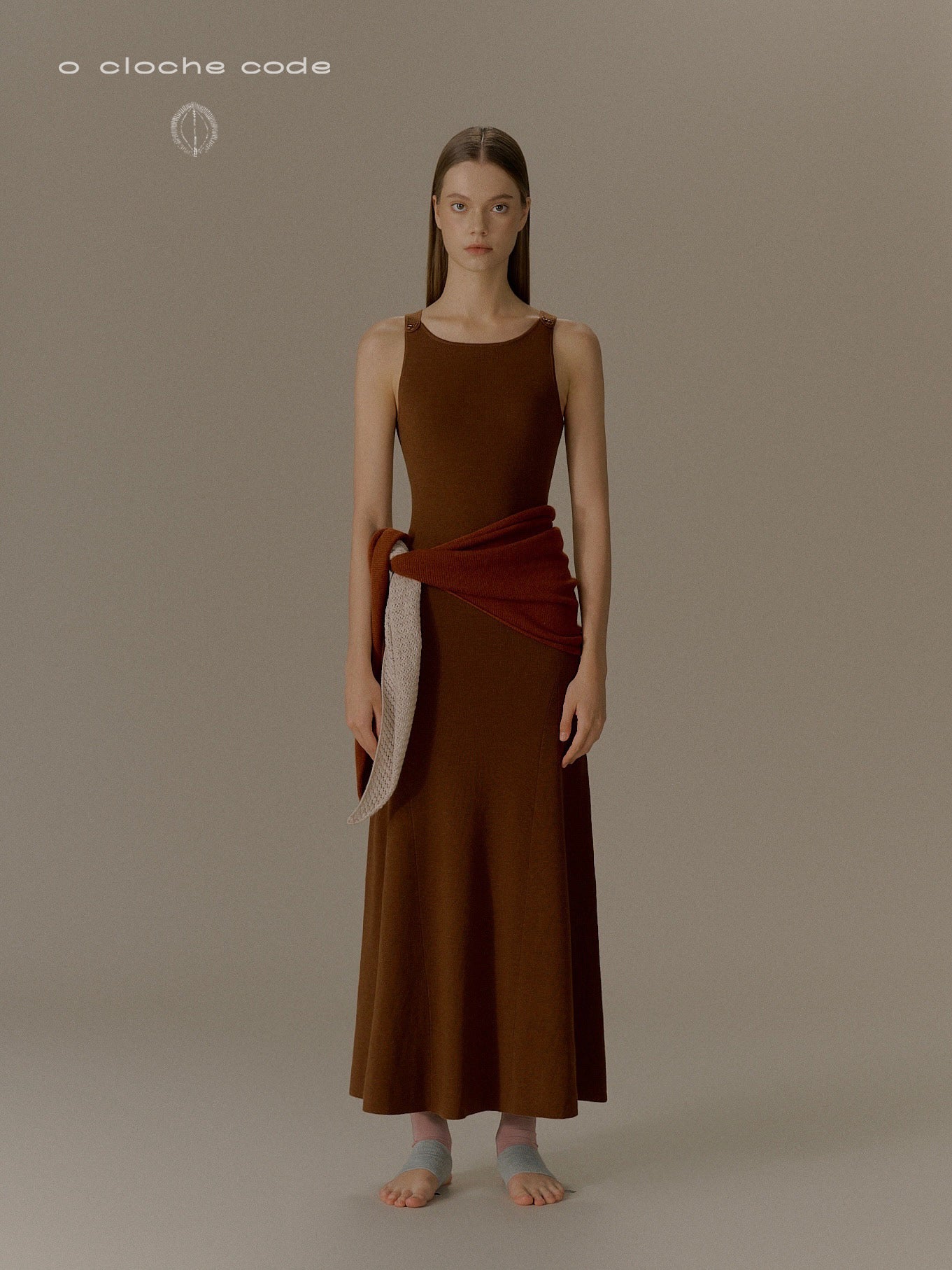 o cloche code 25 Fall/Winter Cashmere Two-tone Triangle Scarf OCC-OH01S820-ZSHLSM Vermilion Red/Lace Beige - Image 5