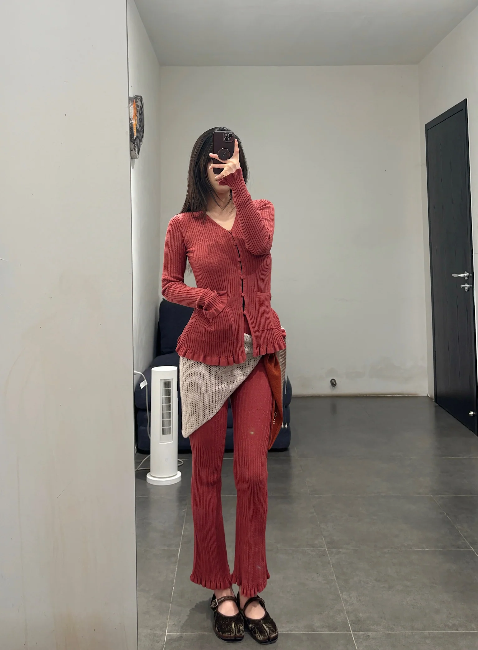 o cloche code 25 Fall/Winter Cashmere Two-tone Triangle Scarf OCC-OH01S820-ZSHLSM Vermilion Red/Lace Beige - Image 9