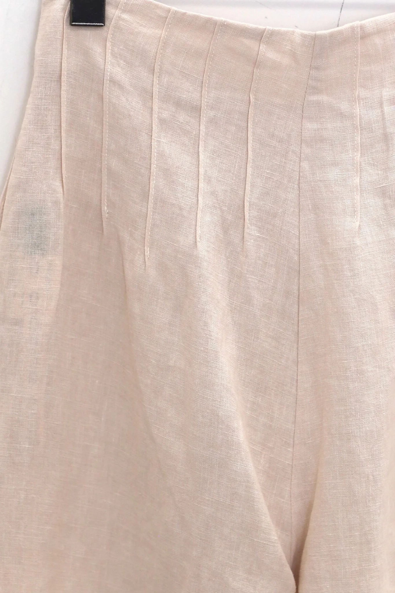o cloche code 26SS High-waisted slim-fit carrot pants OCC-OS26SP024C-CB CHAI Tea White - Image 2