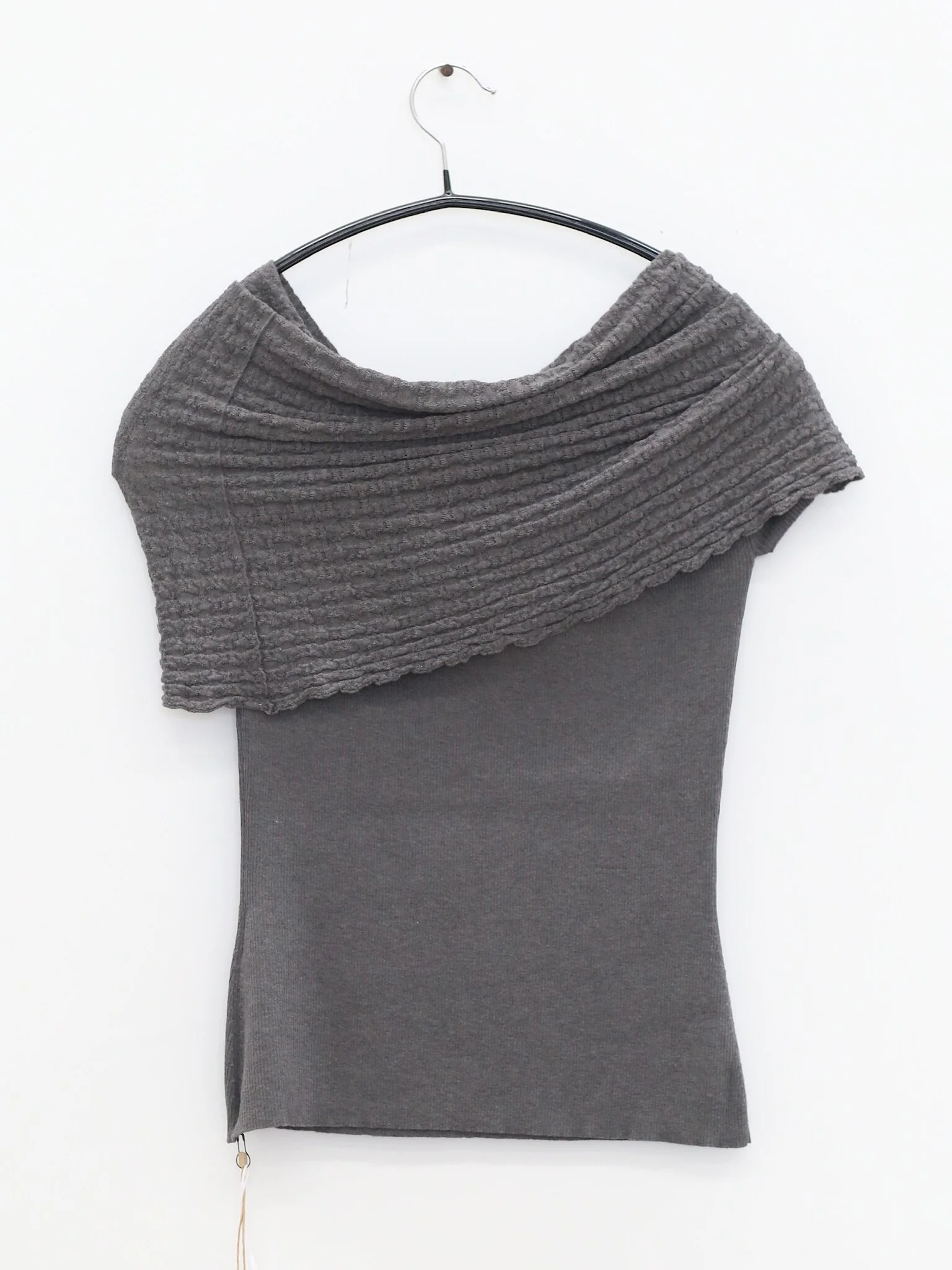 o cloche code 26SS Thin knit off-shoulder top OCC-OH26ST042S-SMH (STONE Graphite Grey) - Image 7