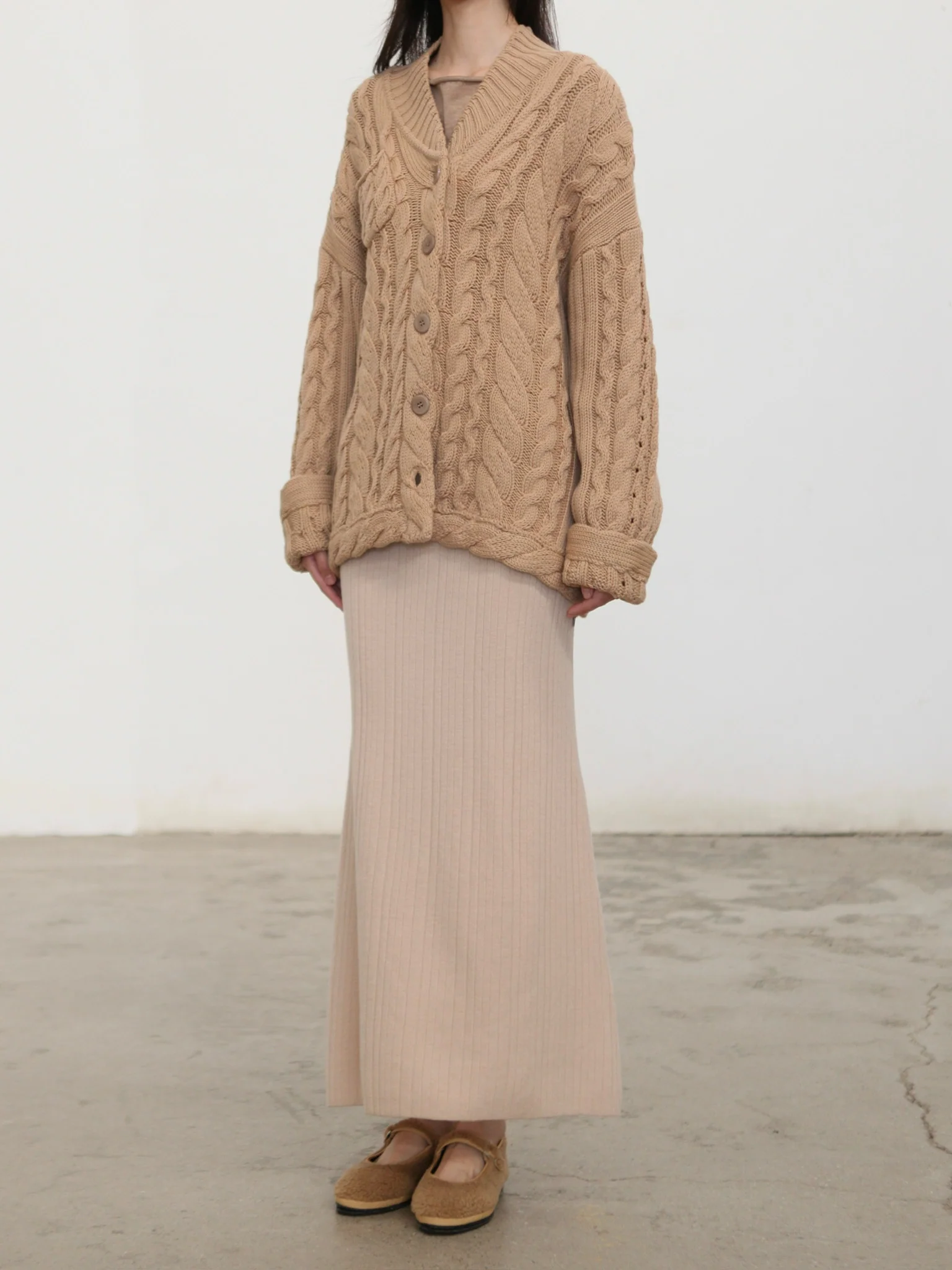 o cloche code wool knit curved midi skirt OCC-OH01Q801-LSM lace beige LACE - Image 5