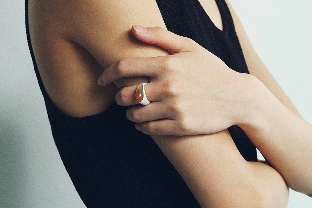 OLIO E ACETO 24 Autumn and Winter Sterling Silver Inlaid Fruit Core Ring OLIO-OA11F04-HBCY Gray/White/Tea/Silver - Image 9