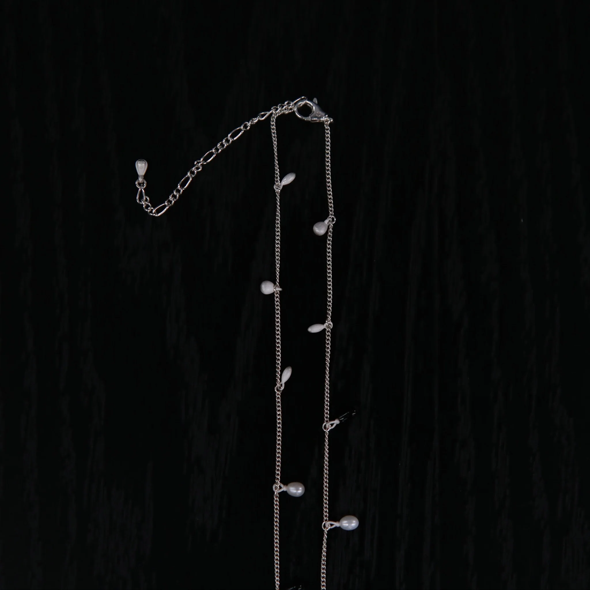 OLIO E ACETO 25 Spring and Summer Pearl Black Agate Wind Chime Necklace OLIO-OA12N25-HZZBY Silver - Image 4