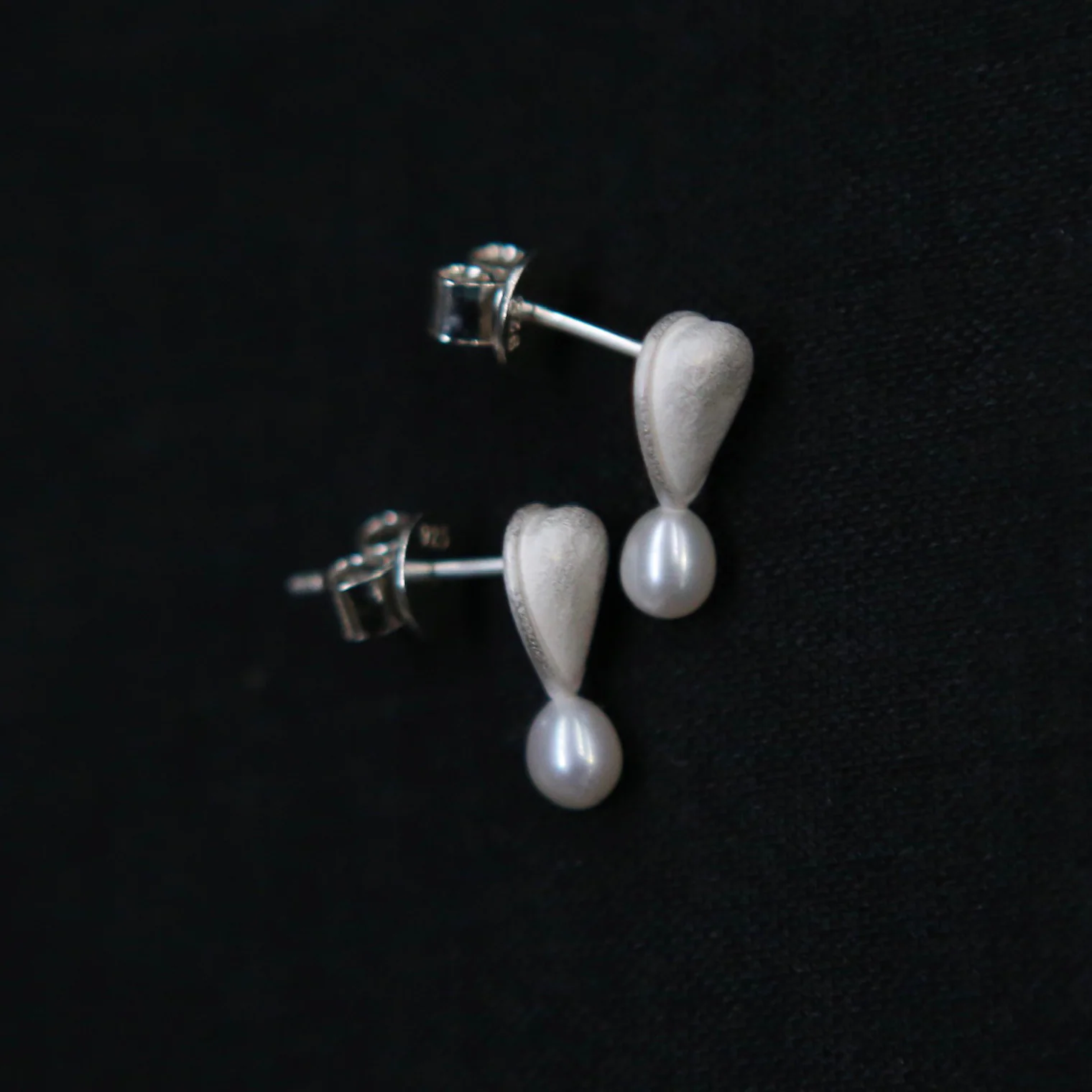 OLIO E ACETO 25 Spring/Summer Sterling Silver Pearl Drop Earrings OLIO-OA12E11-YZZB Silver/Pearl White - Image 2