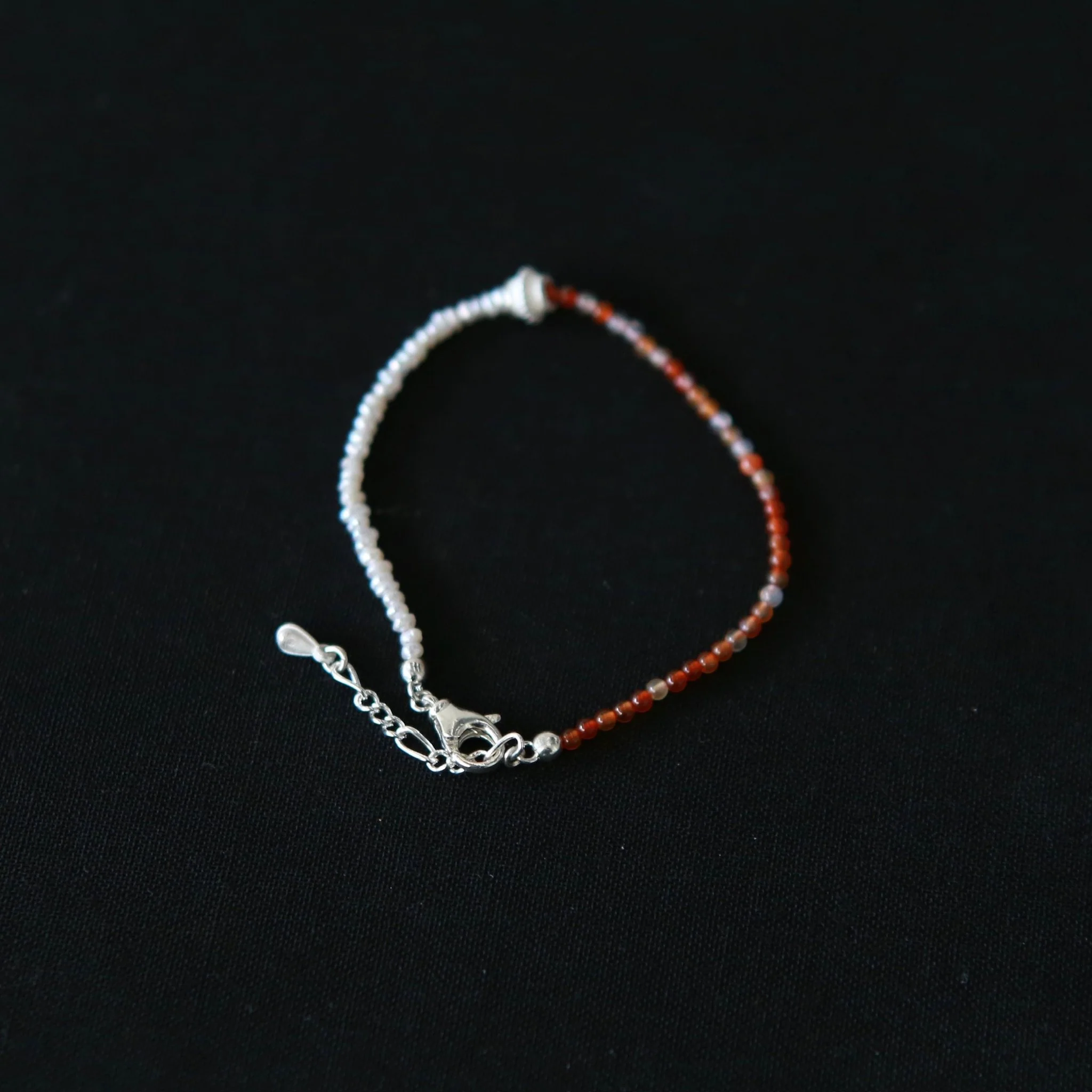 OLIO E ACETO New Year Collection Red Agate and Pearl Bracelet OLIO-OA13A23-JHZZBY Orange/Pearl White/Silver - Image 2