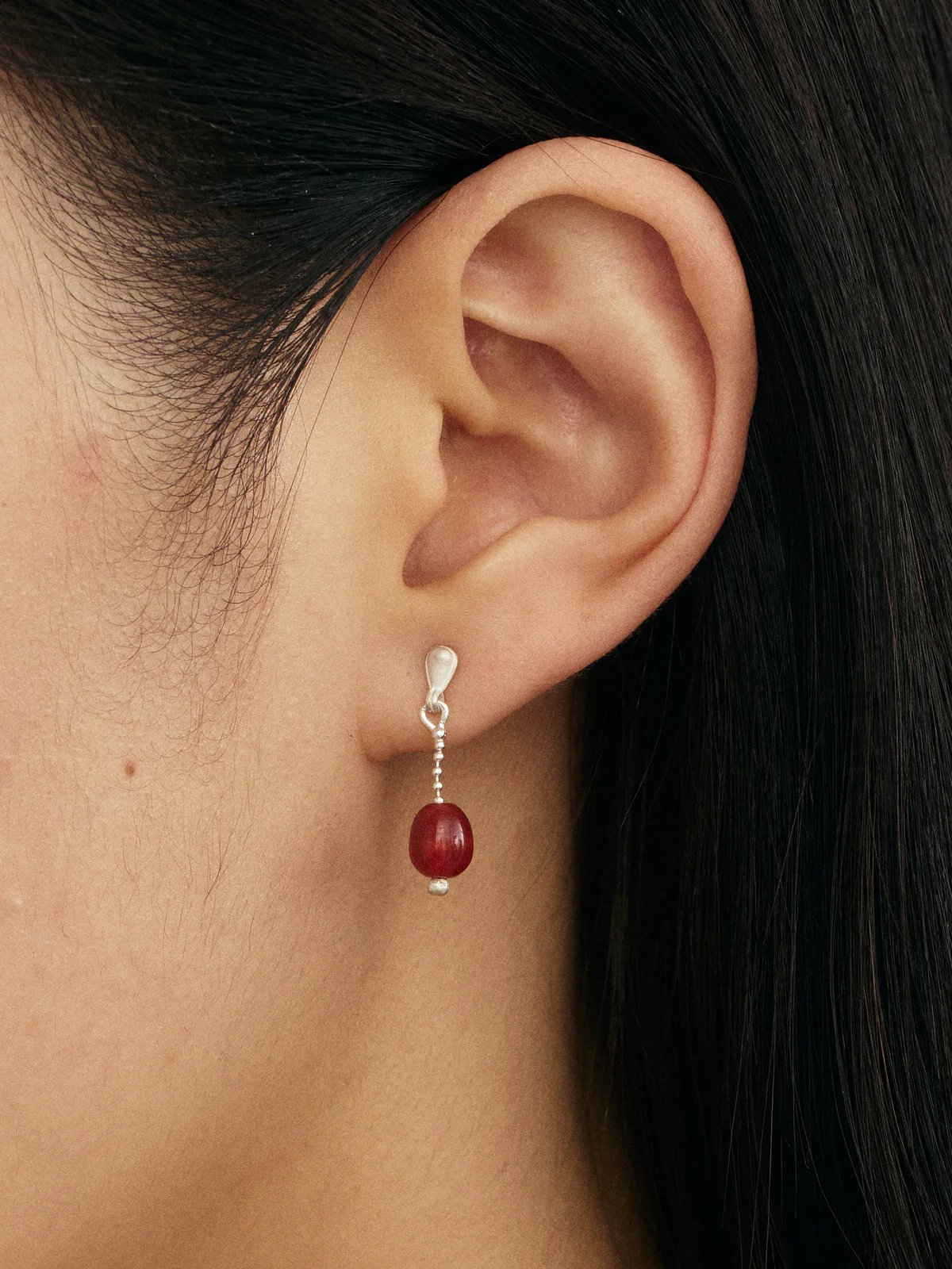 OLIO E ACETO New Year Collection Sterling Silver Red Agate/Pearl Chain Earrings OLIO-OA13E23-HY Red/Silver - Image 4