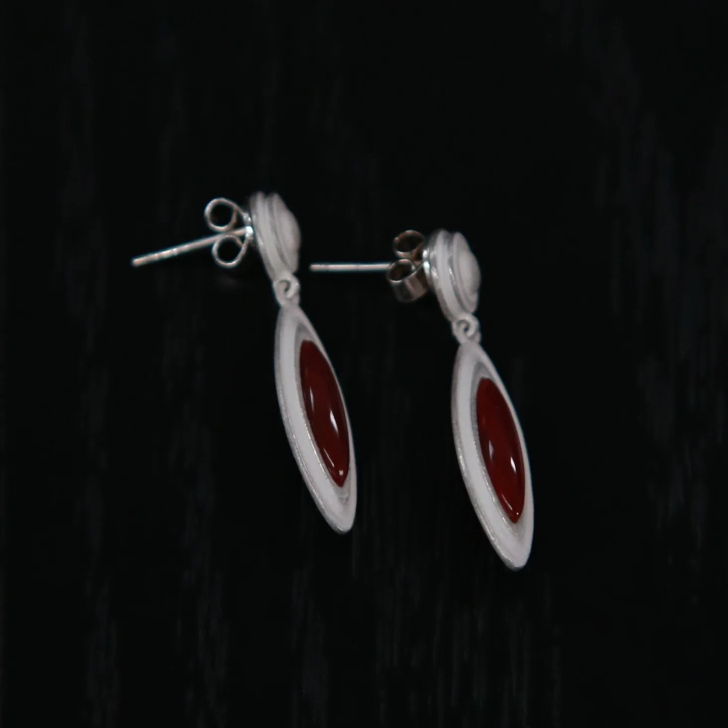 OLIO E ACETO New Year Series Sterling Silver Red Agate Shell Earrings OLIO-OA12E21-HY Red/Silver - Image 2