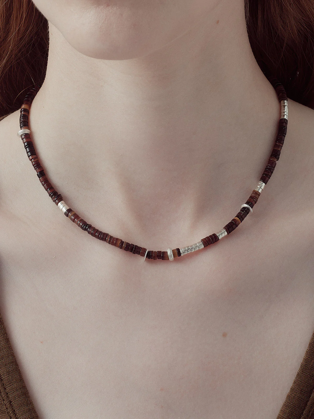 OLIO E ACETO Shell Silver Beaded Necklace OLIO-OA14N10-ZY Brown/Silver - Image 6