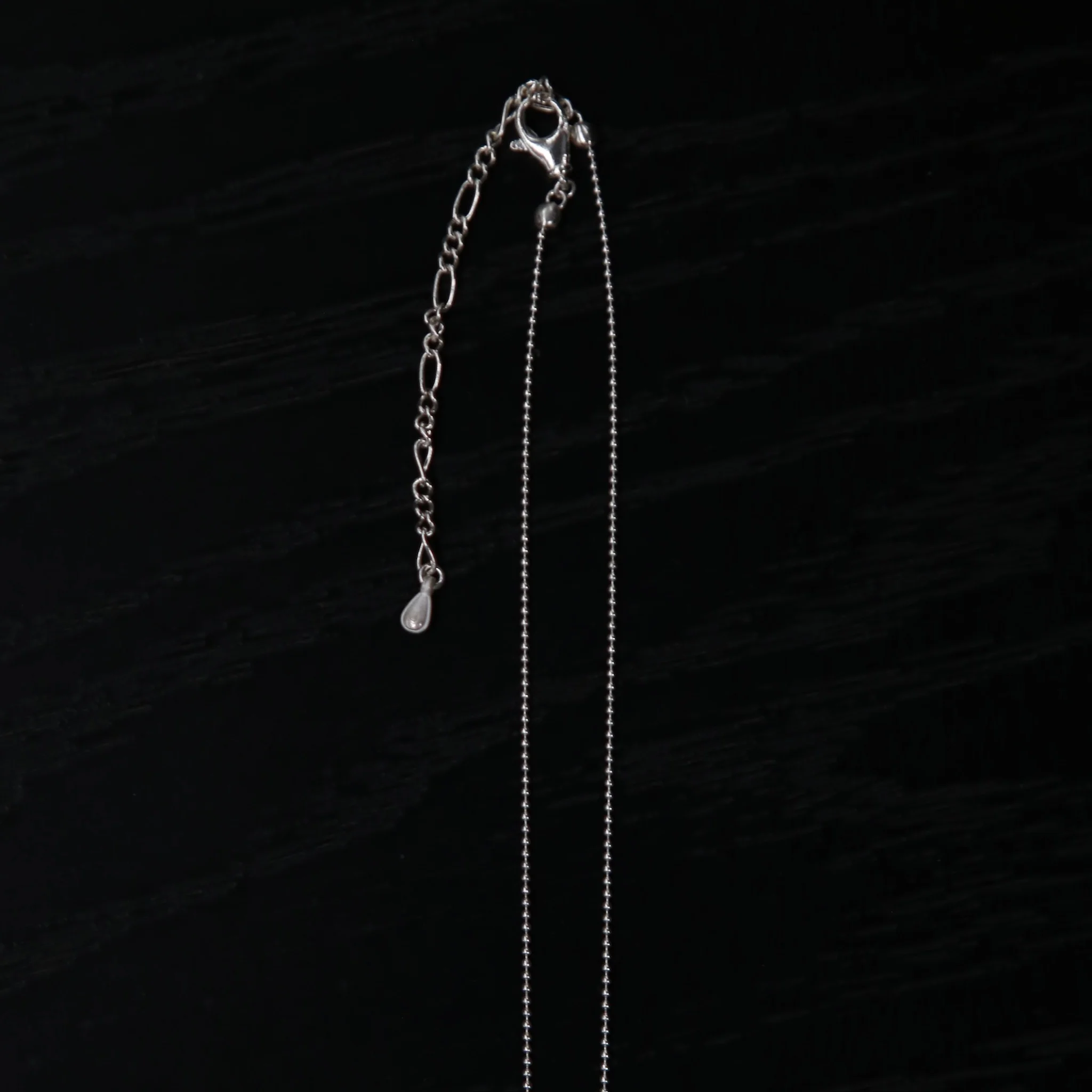 OLIO E ACETO Silver Pearl Ripple Pendant Necklace OLIO-OA13N12-YZZB Silver/Pearl White - Image 5