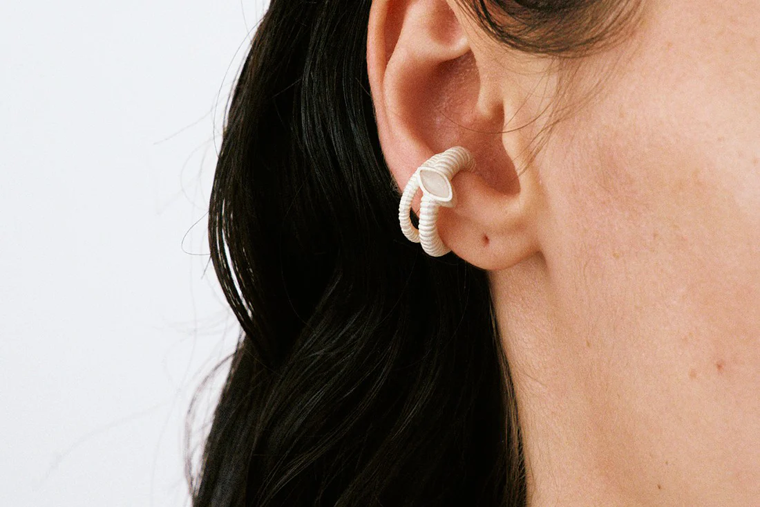 OLIO E ACETO sterling silver crystal threaded ear cuff OLIO-OA10E26-BAI white/silver POEA17 - Image 2
